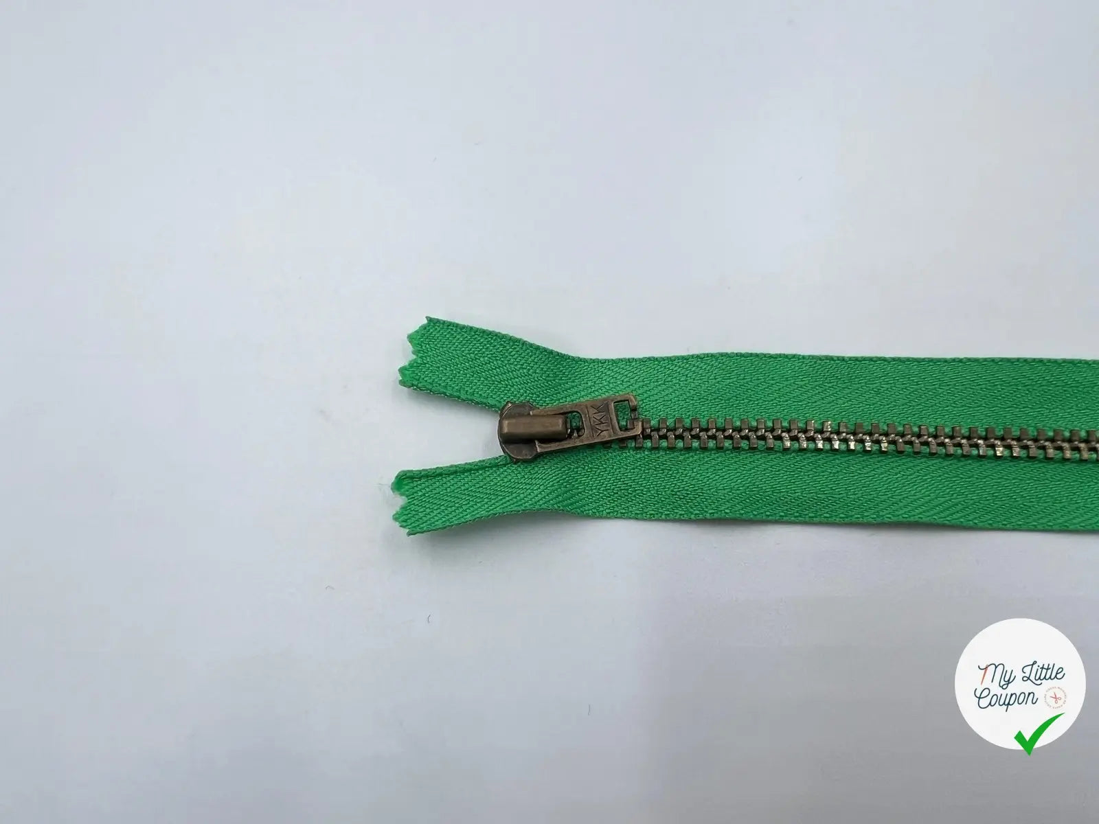 FERMETURE NON SÉPARABLE MÉTAL COLORIS VERT 15CM - My Little Coupon - tissu - coudre