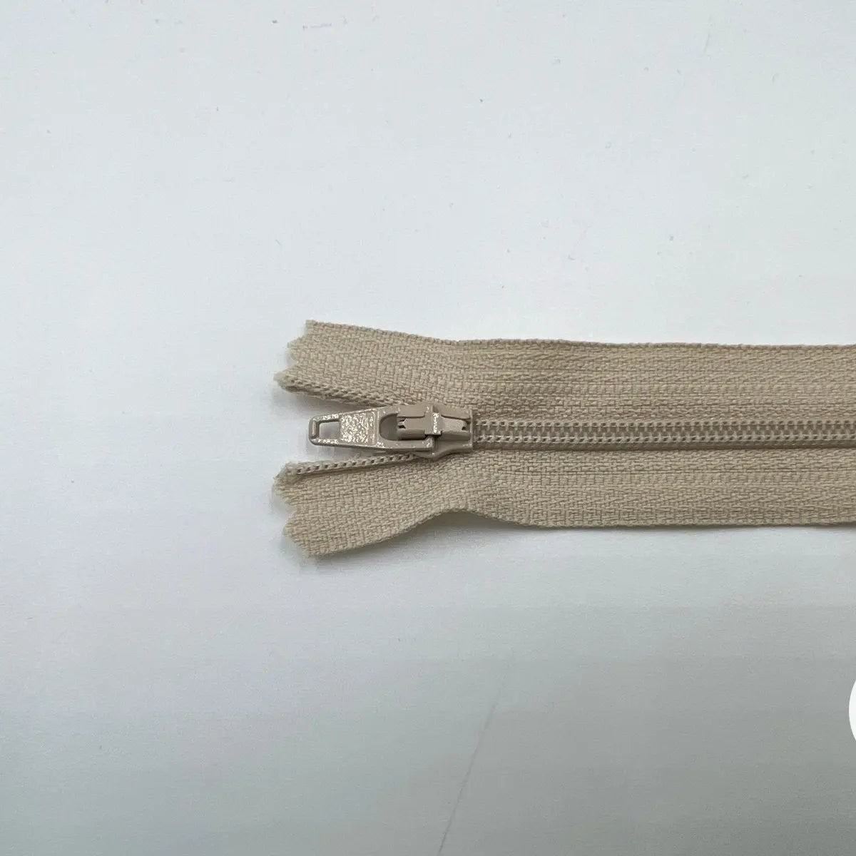 FERMETURE NON SÉPARABLE POLYESTER COLORIS BEIGE 15CM - My Little Coupon - tissu - coudre