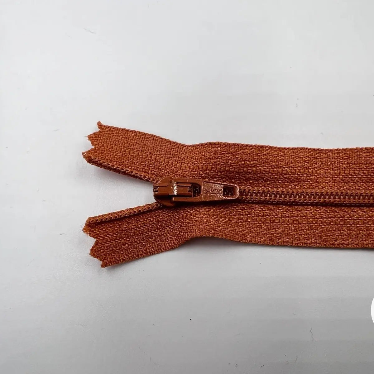 FERMETURE NON SÉPARABLE POLYESTER COLORIS OCRE 10CM - My Little Coupon - tissu - coudre