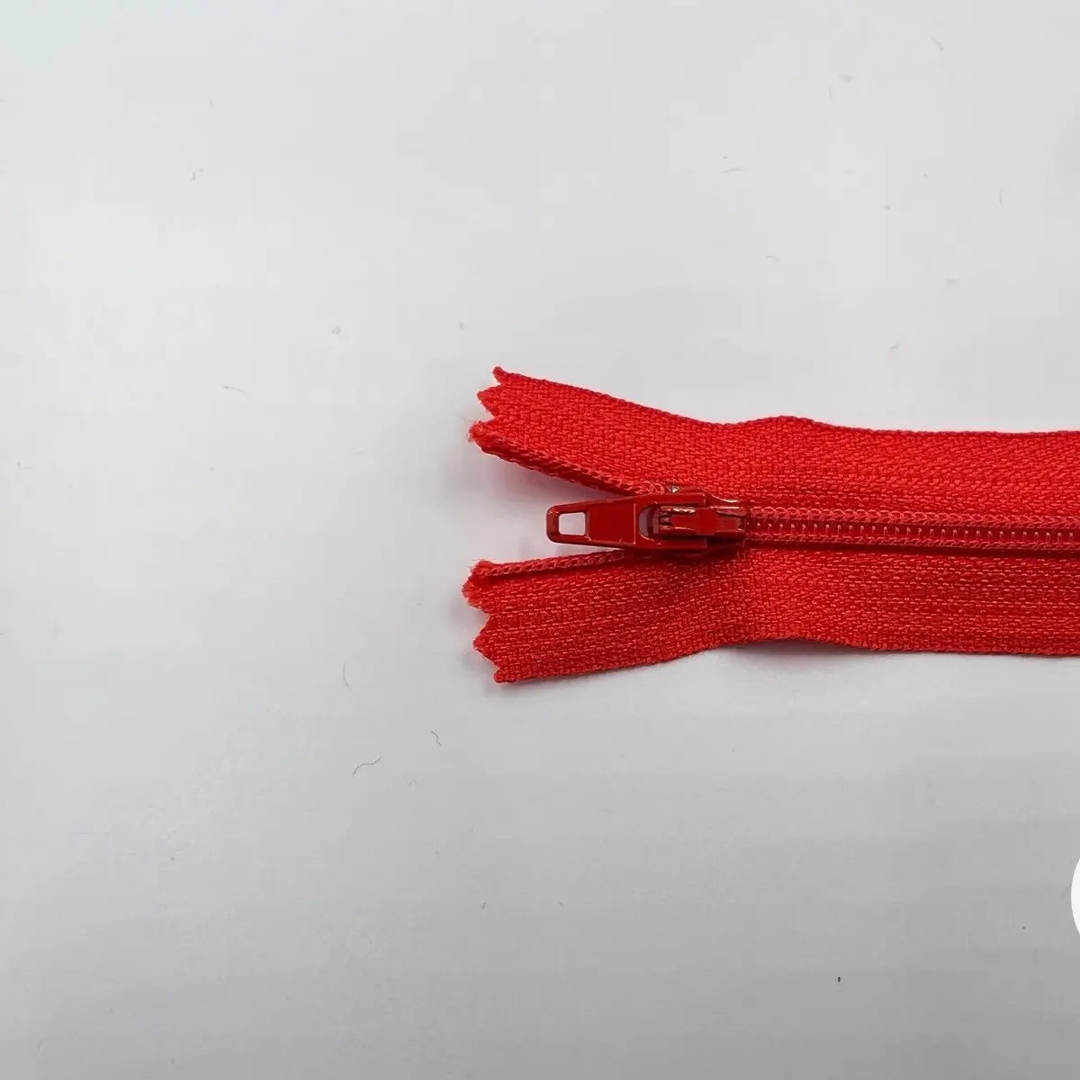 FERMETURE NON SÉPARABLE POLYESTER COLORIS ORANGE VIF 10CM - My Little Coupon - tissu - coudre