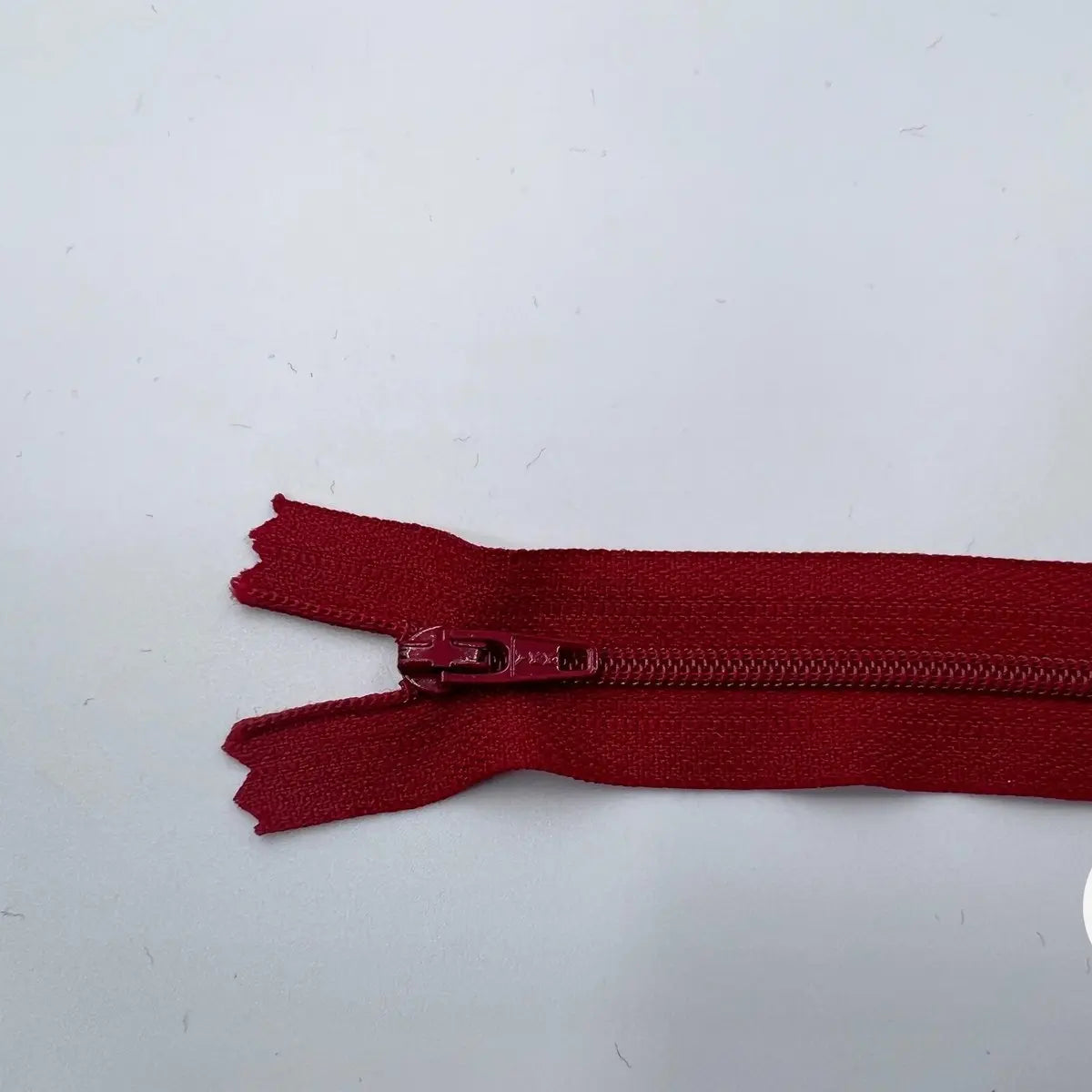 FERMETURE NON SÉPARABLE POLYESTER COLORIS ROUGE VIN 15CM - My Little Coupon - tissu - coudre