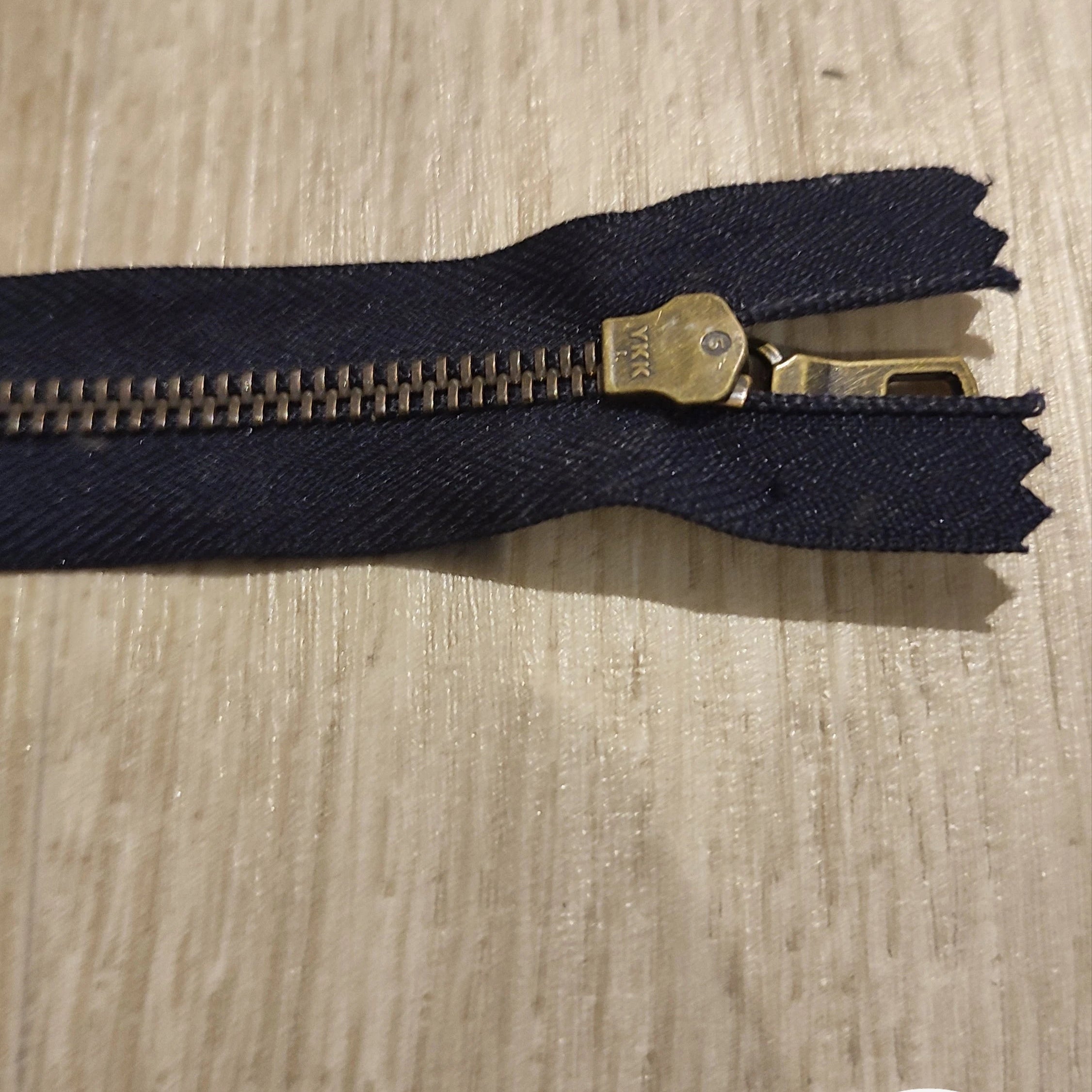 FERMETURE RIRI MÉTAL NON SÉPARABLE 13CM BLEU FONCÉ - My Little Coupon