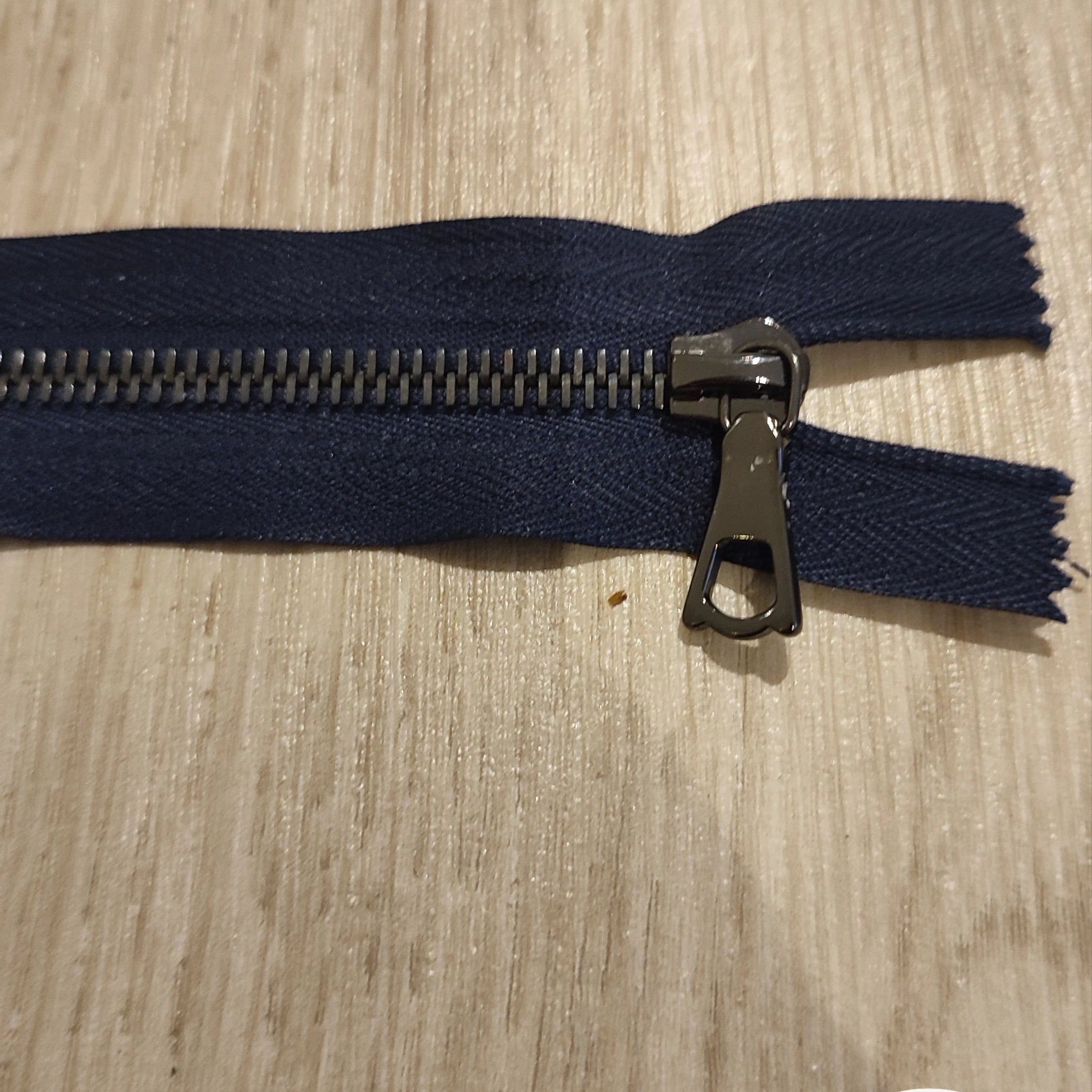 FERMETURE RIRI MÉTAL NON SÉPARABLE 15CM BLEU FONCÉ M6 - My Little Coupon