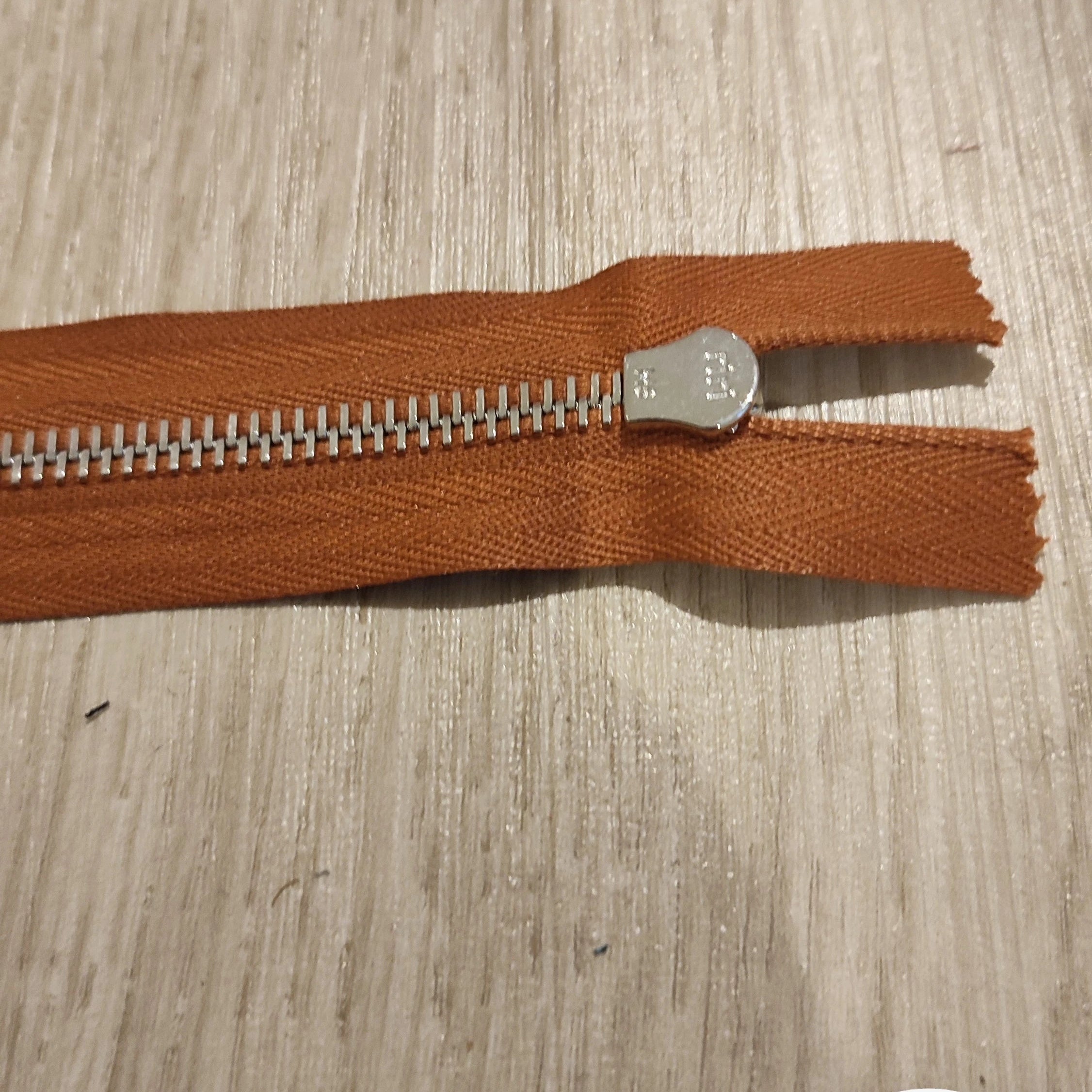 FERMETURE RIRI METAL NON SÉPARABLE 15CM MARRON M6 - My Little Coupon