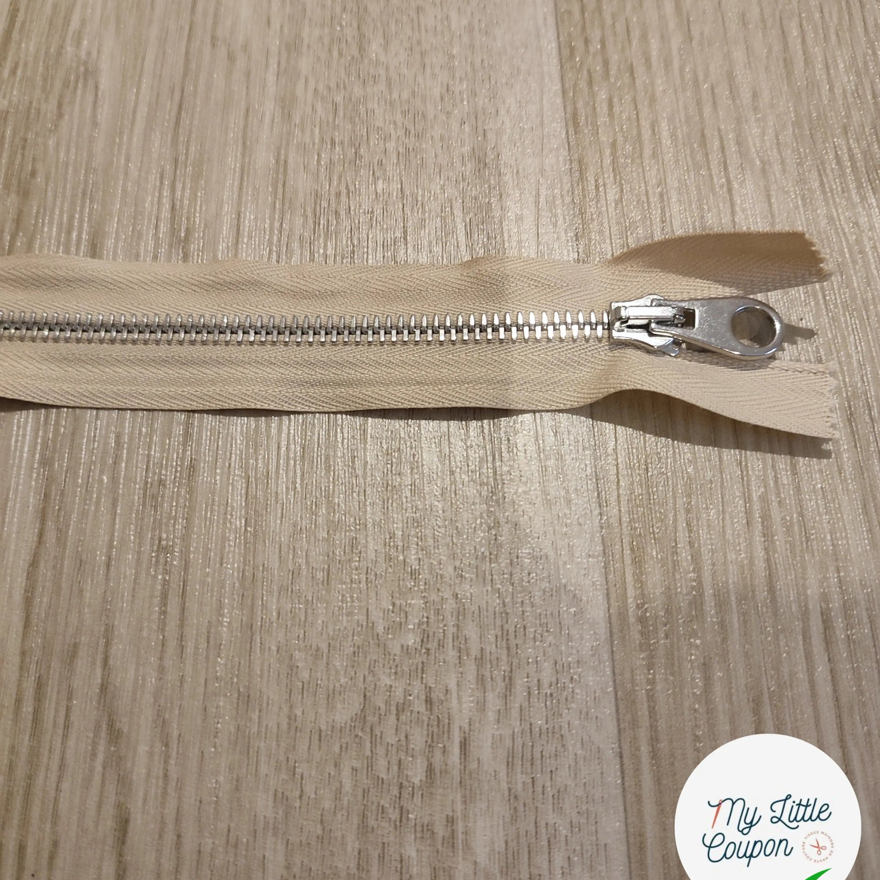 FERMETURE RIRI METAL NON SÉPARABLE 18CM BEIGE CLAIR M6 - My Little Coupon