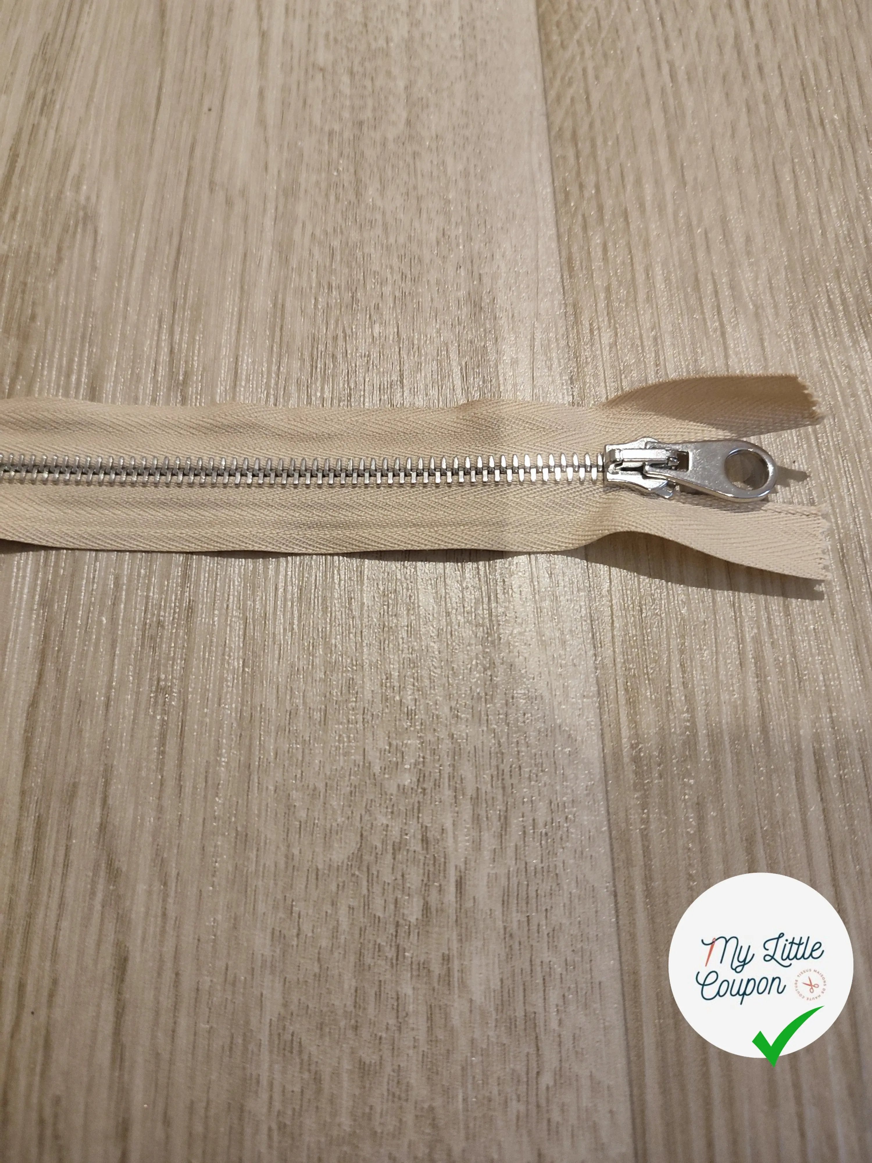 FERMETURE RIRI METAL NON SÉPARABLE 18CM BEIGE CLAIR M6 - My Little Coupon