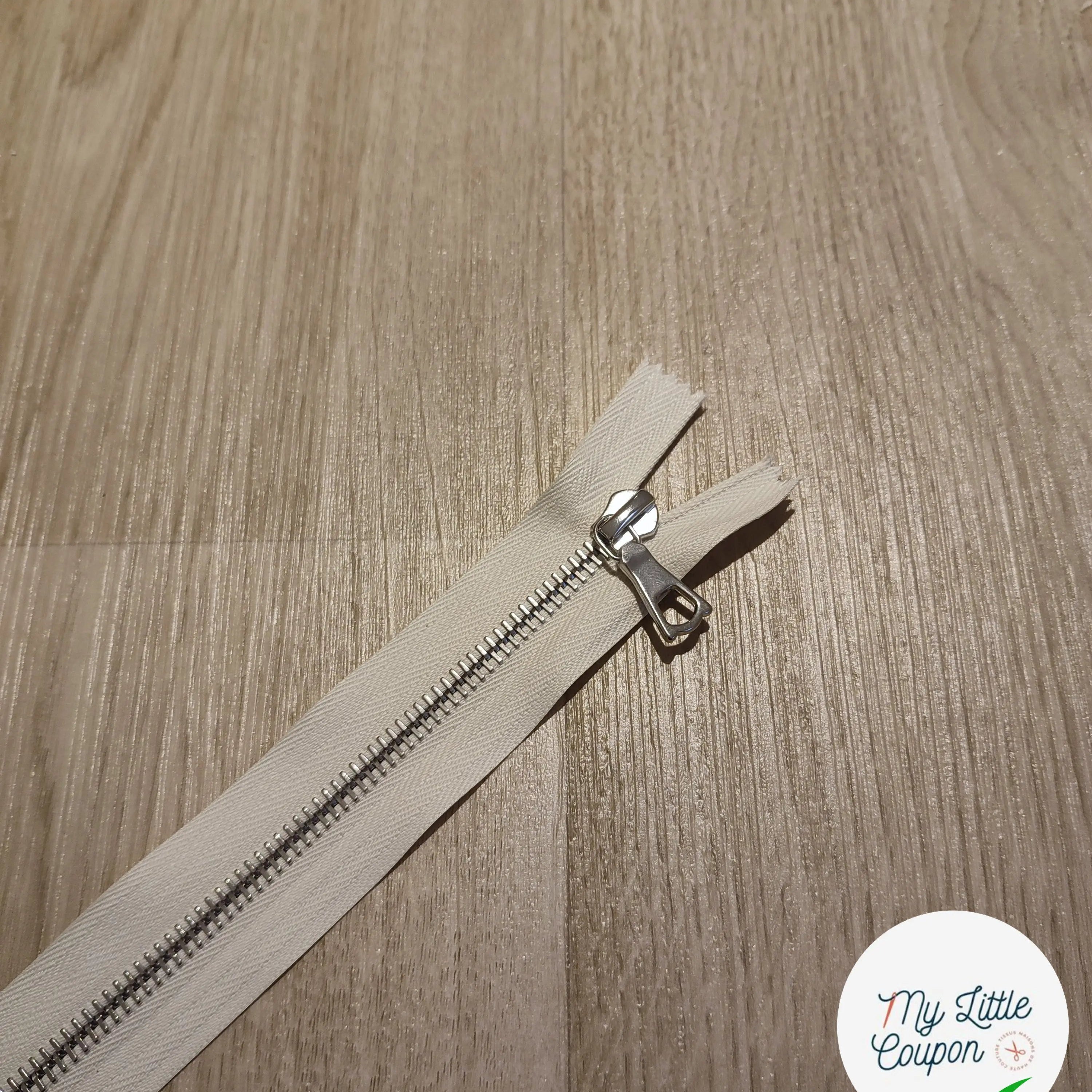 FERMETURE RIRI METAL NON SEPARABLE 18CM BLANC M6 - My Little Coupon
