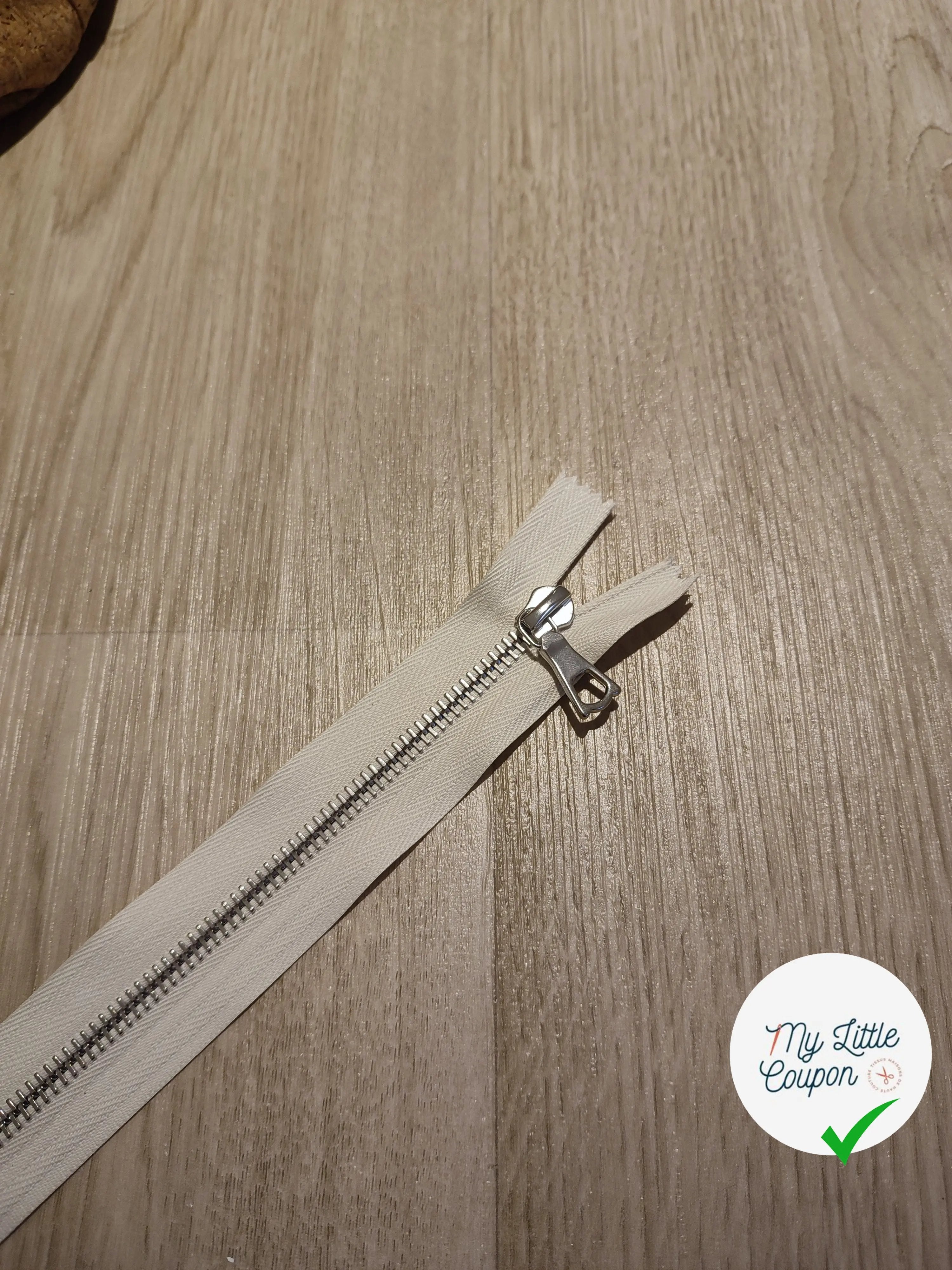 FERMETURE RIRI METAL NON SEPARABLE 18CM BLANC M6 - My Little Coupon