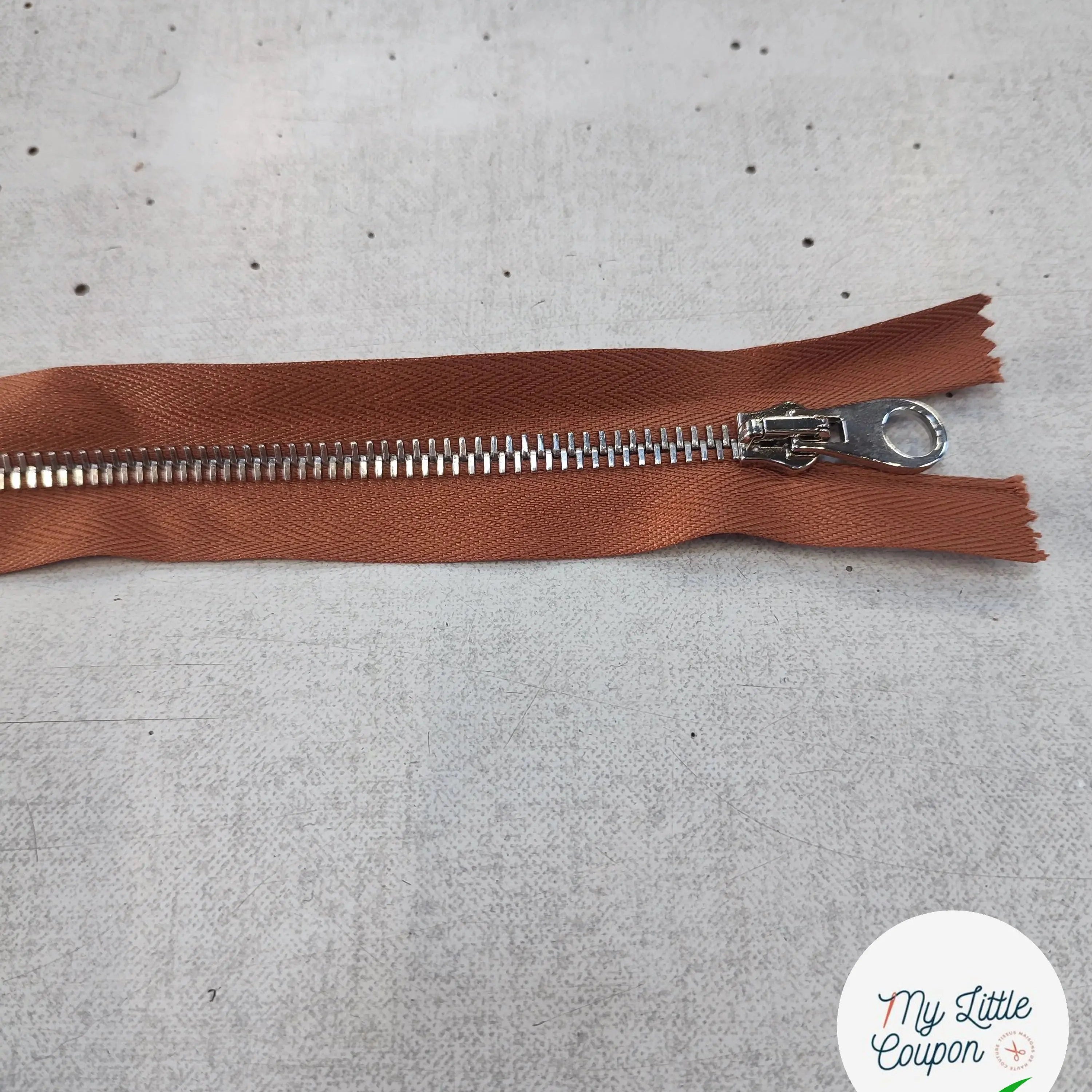 FERMETURE RIRI METAL SÉPARABLE 70CM MARRON CLAIR M6 - My Little Coupon