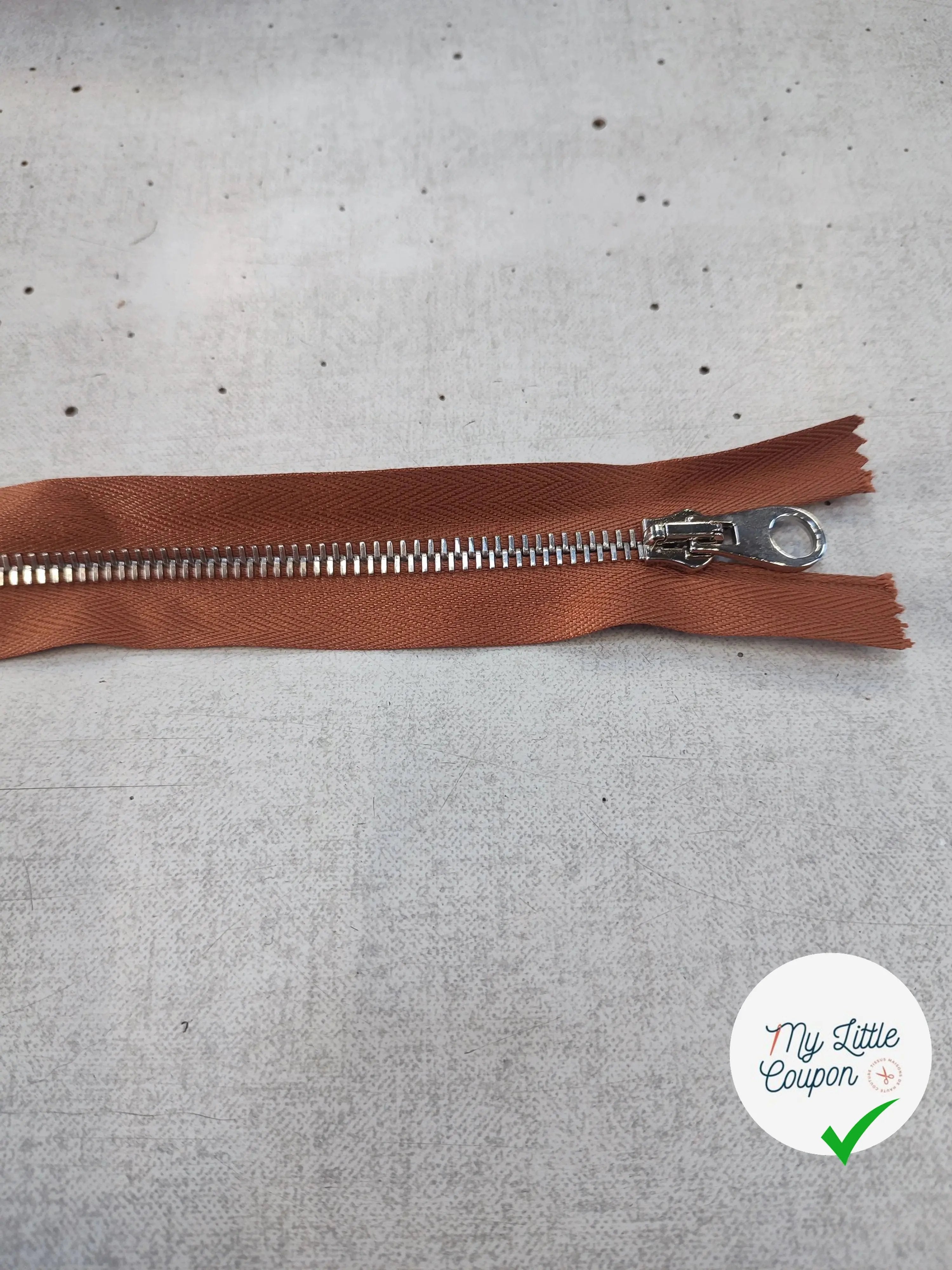 FERMETURE RIRI METAL SÉPARABLE 70CM MARRON CLAIR M6 - My Little Coupon