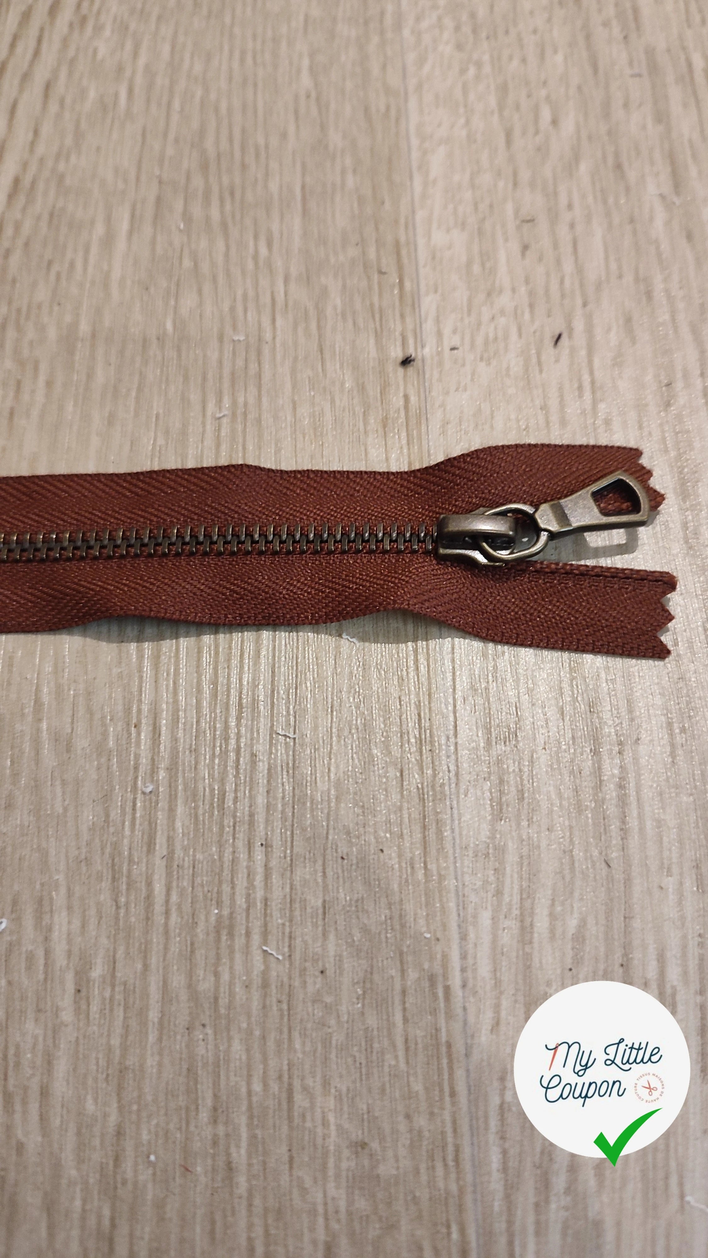 FERMETURE RIRI METAL NON SÉPARABLE 18CM MARRON NOISETTE FONCÉ - My Little Coupon