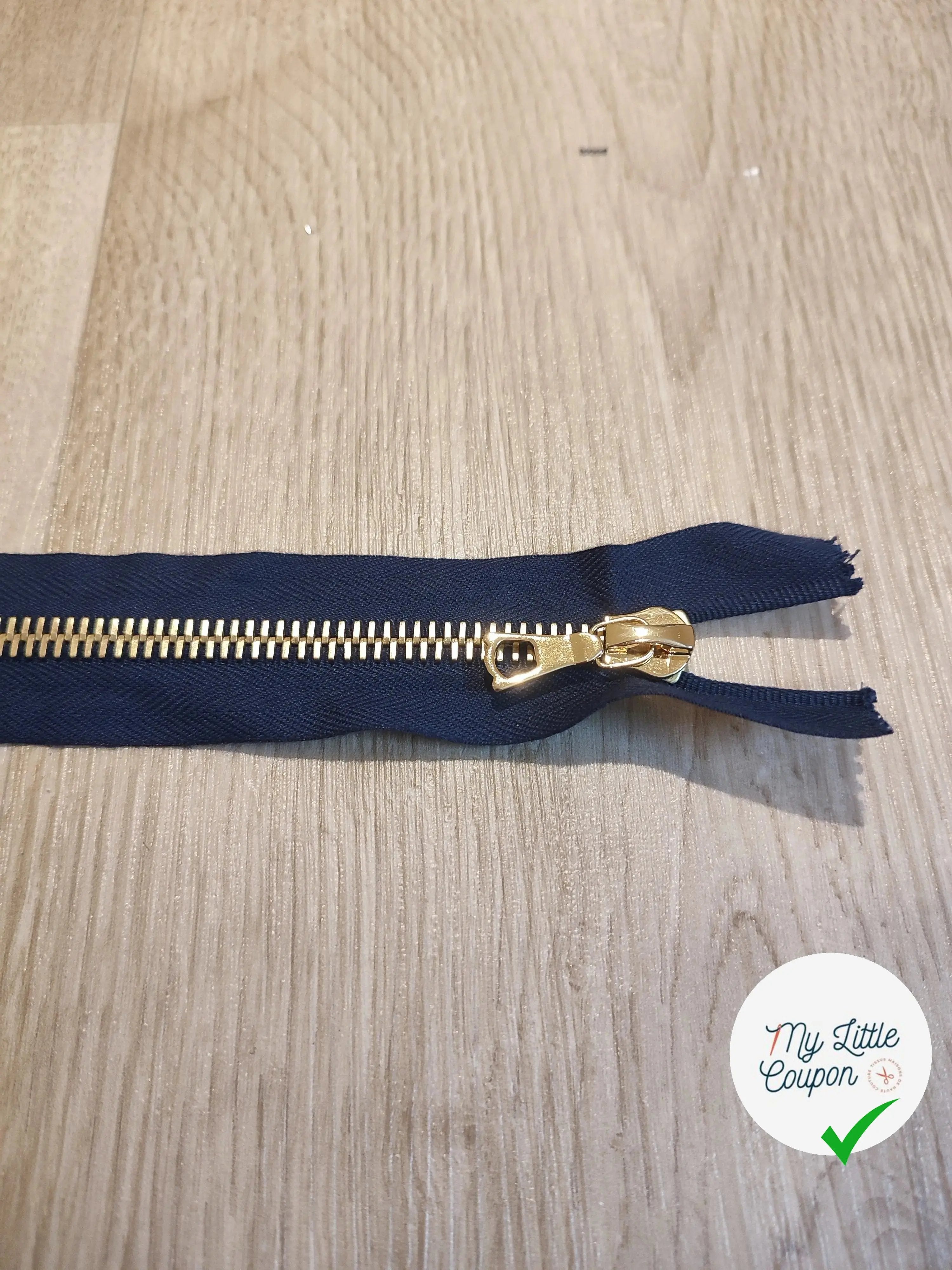 FERMETURE RIRI METAL SÉPARABLE 80CM BLEU FONCÉ M8 - My Little Coupon