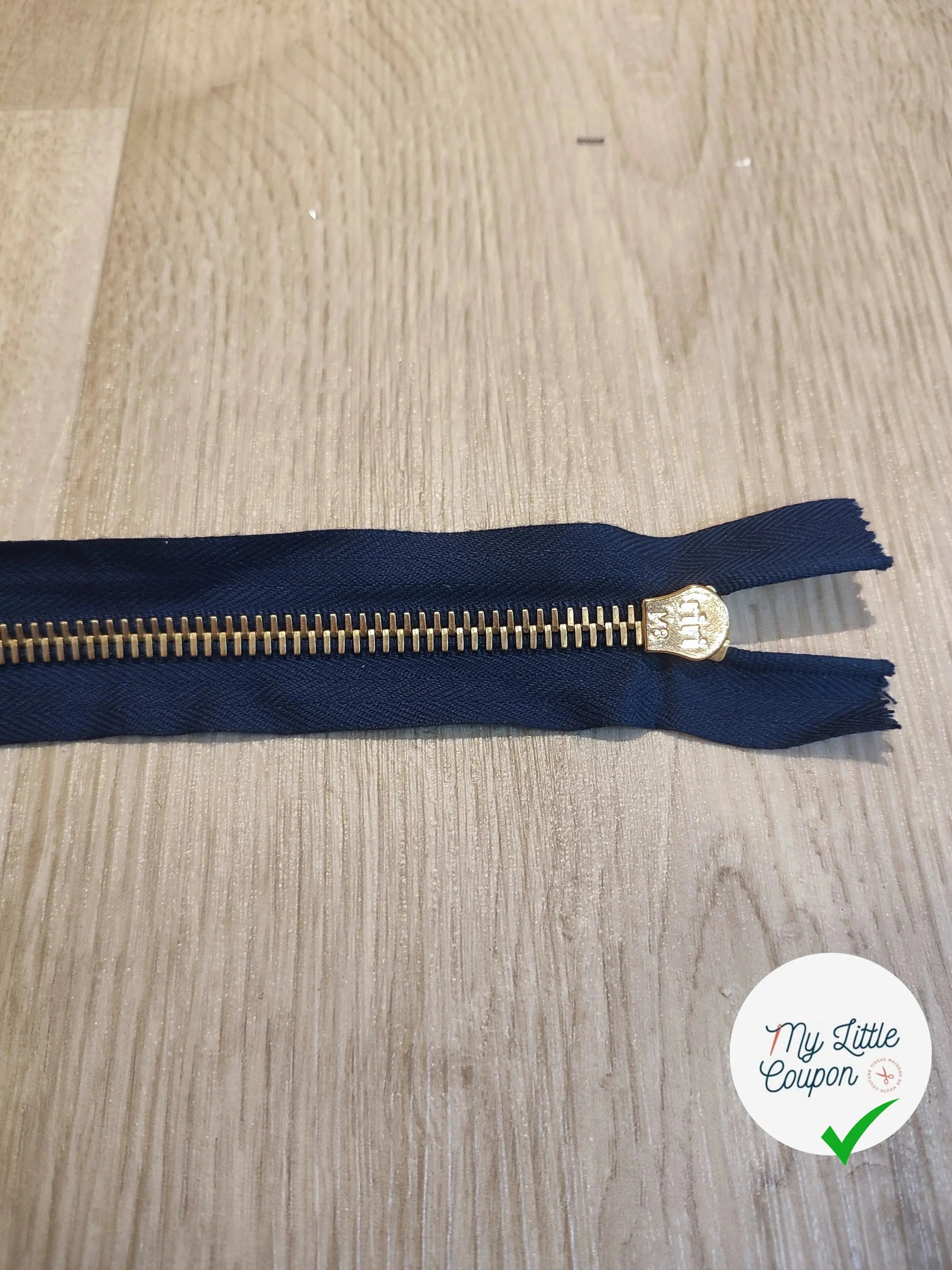 FERMETURE RIRI METAL SÉPARABLE 80CM BLEU FONCÉ M8 - My Little Coupon