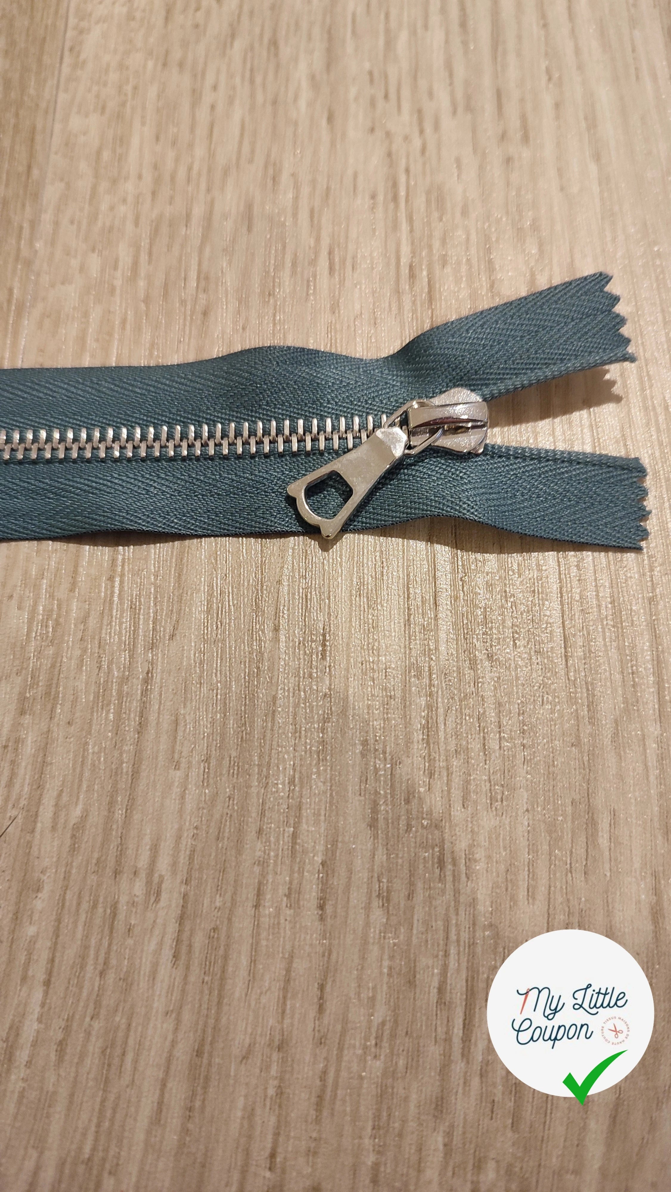 FERMETURE RIRI METAL NON SÉPARABLE 20CM BLEU M6 - My Little Coupon