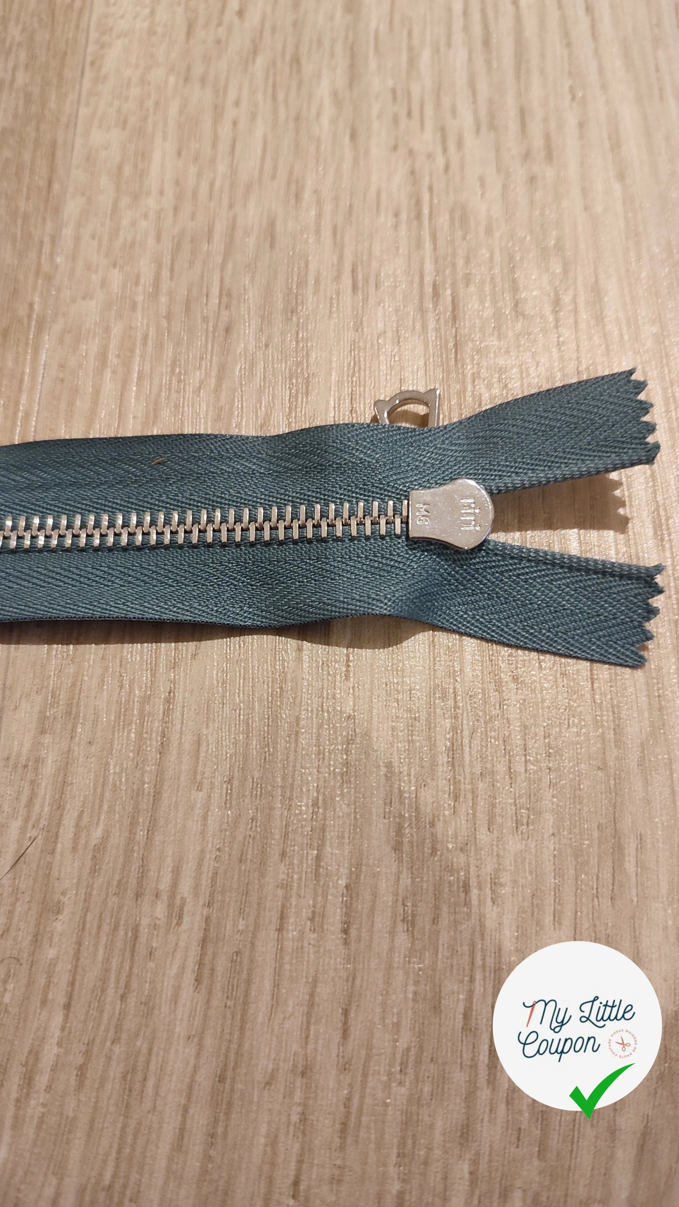 FERMETURE RIRI METAL NON SÉPARABLE 20CM BLEU M6 - My Little Coupon