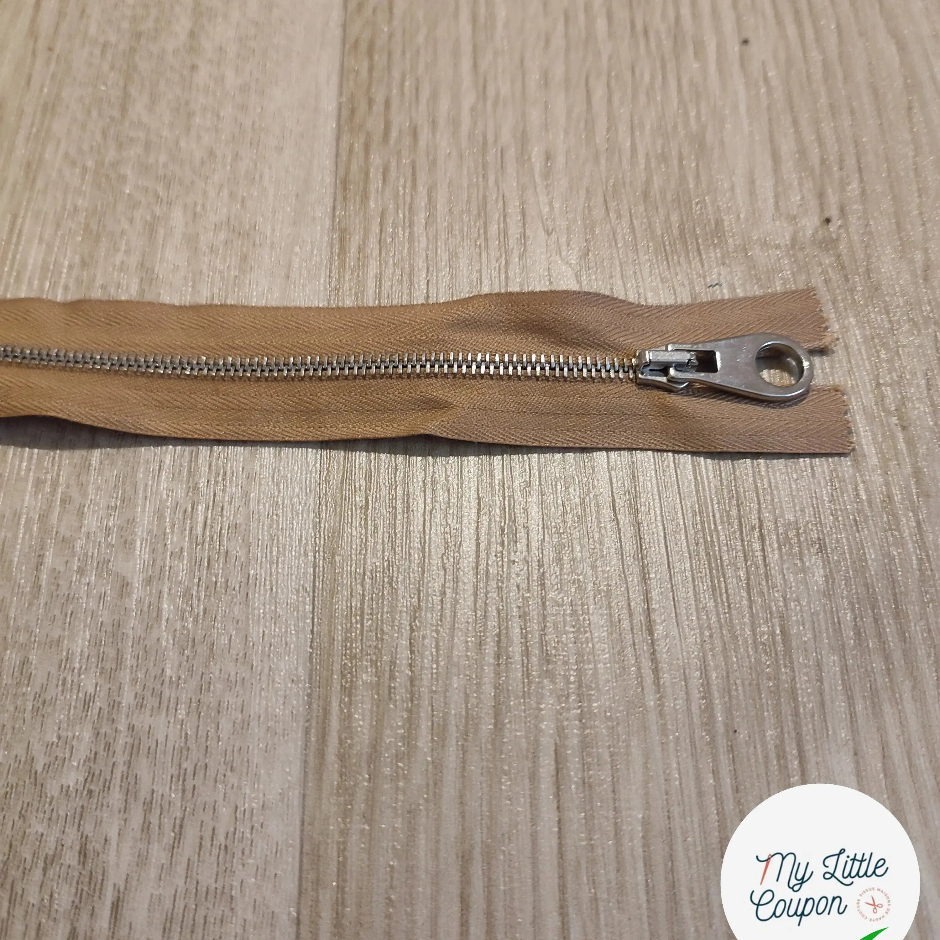 FERMETURE RIRI METAL NON SÉPARABLE 20CM ROSE FUSHIA M4 - My Little Coupon