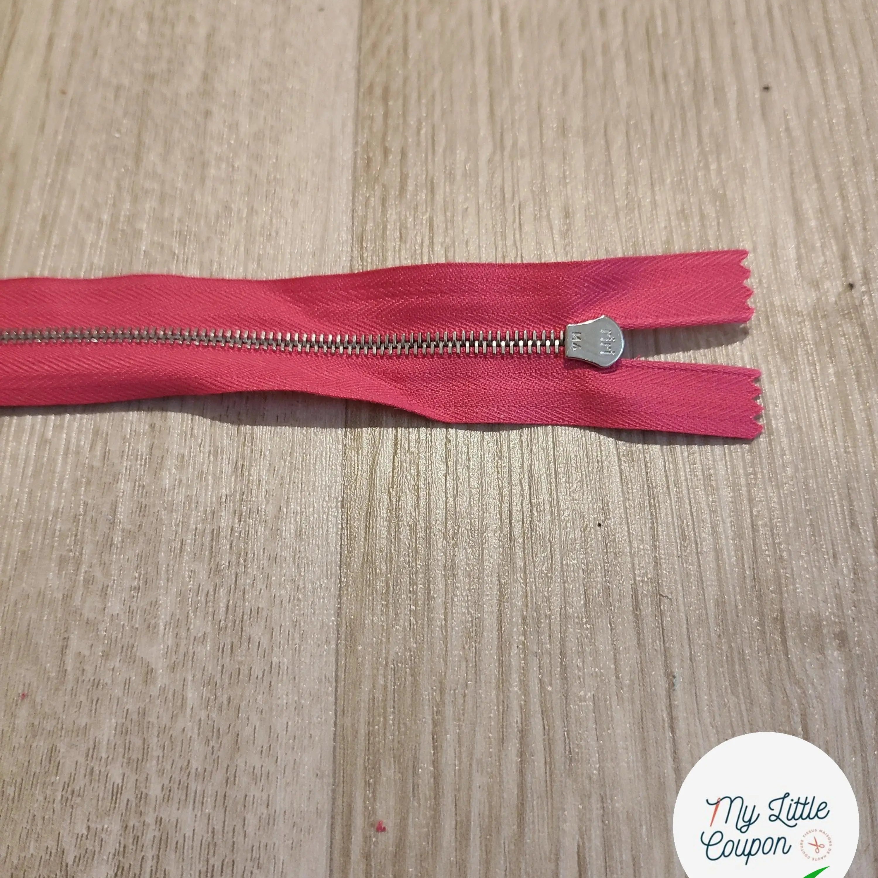 FERMETURE RIRI METAL NON SÉPARABLE 20CM ROSE FUSHIA M4 - My Little Coupon
