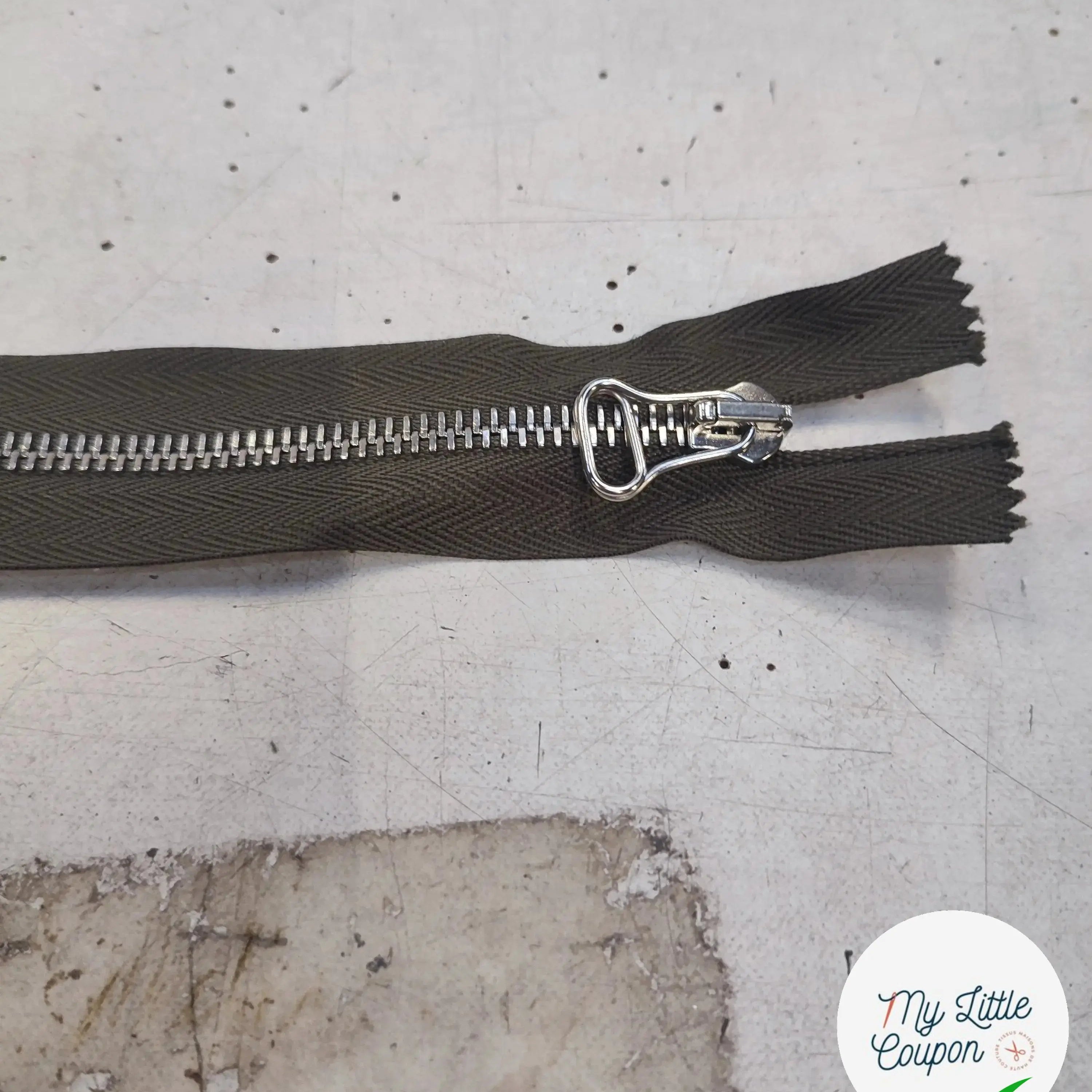 FERMETURE RIRI METAL SÉPARABLE 70CM VERT KAKI M6 - My Little Coupon