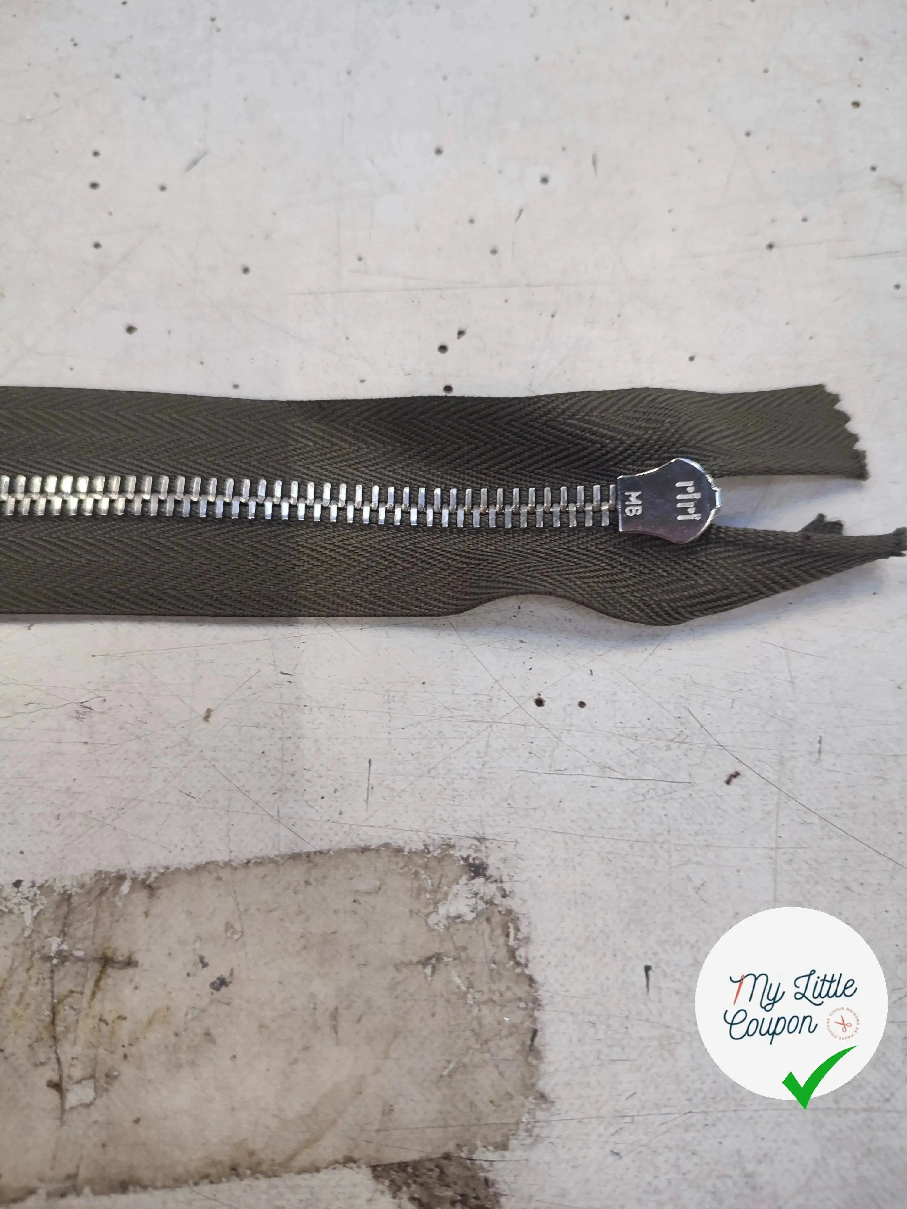 FERMETURE RIRI METAL SÉPARABLE 70CM VERT KAKI M6 - My Little Coupon