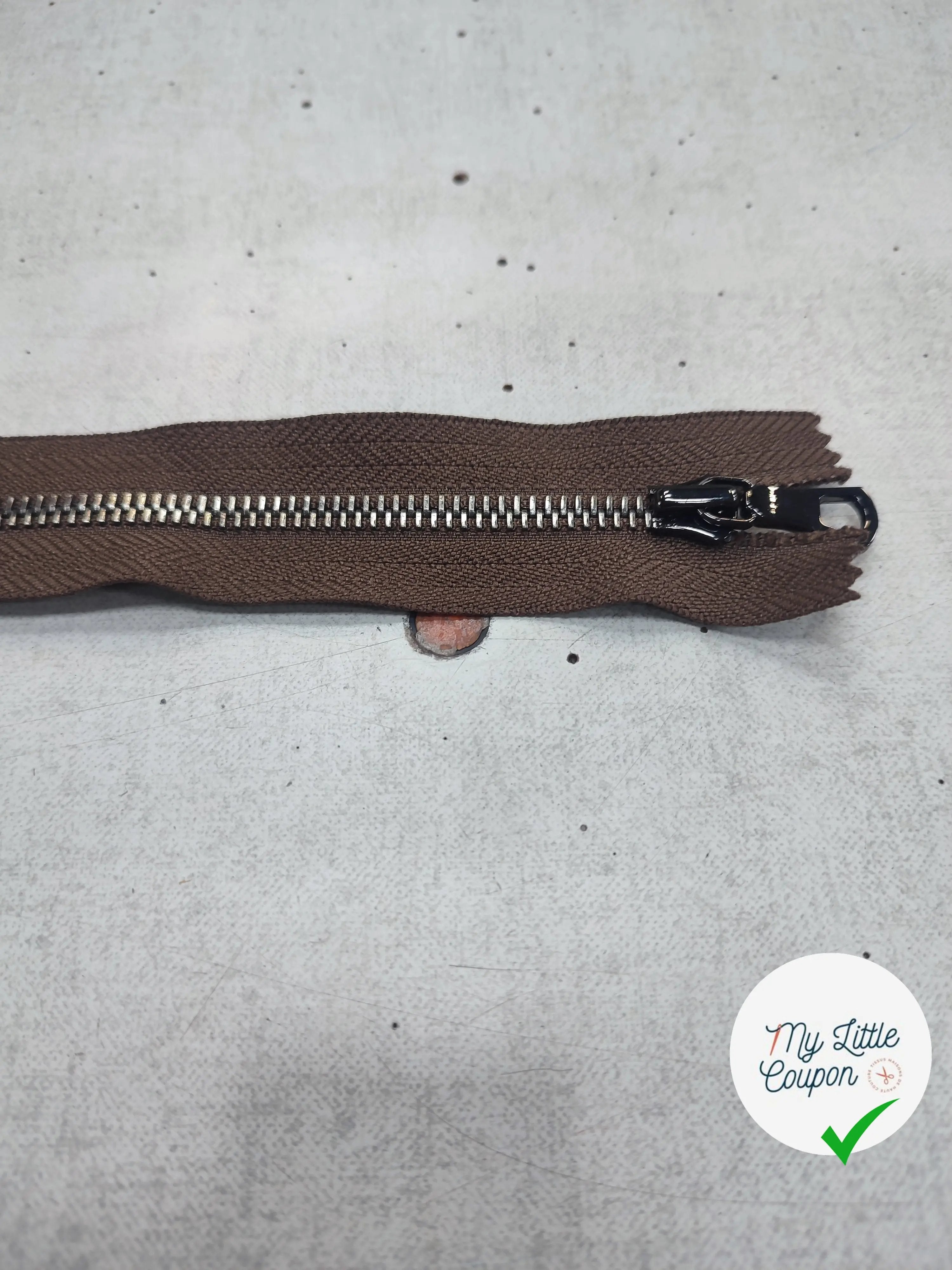 FERMETURE RIRI METAL NON SÉPARABLE 20CM MARRON - My Little Coupon