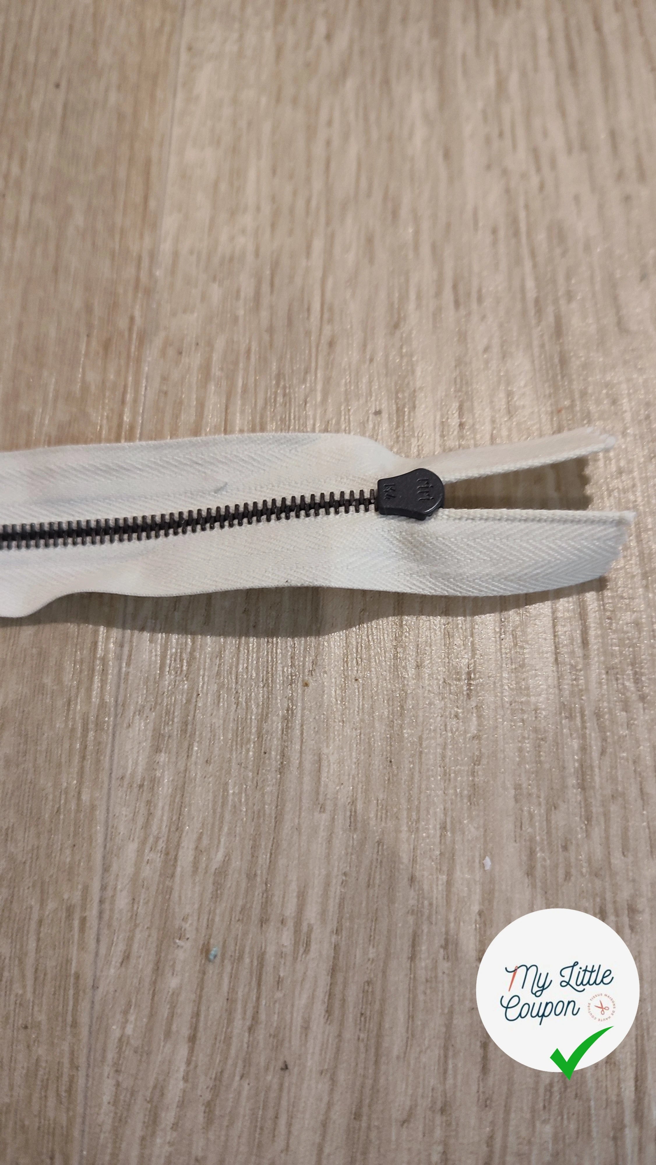 FERMETURE RIRI MÉTAL NON SÉPARABLE 25CM BLANC M4 - My Little Coupon