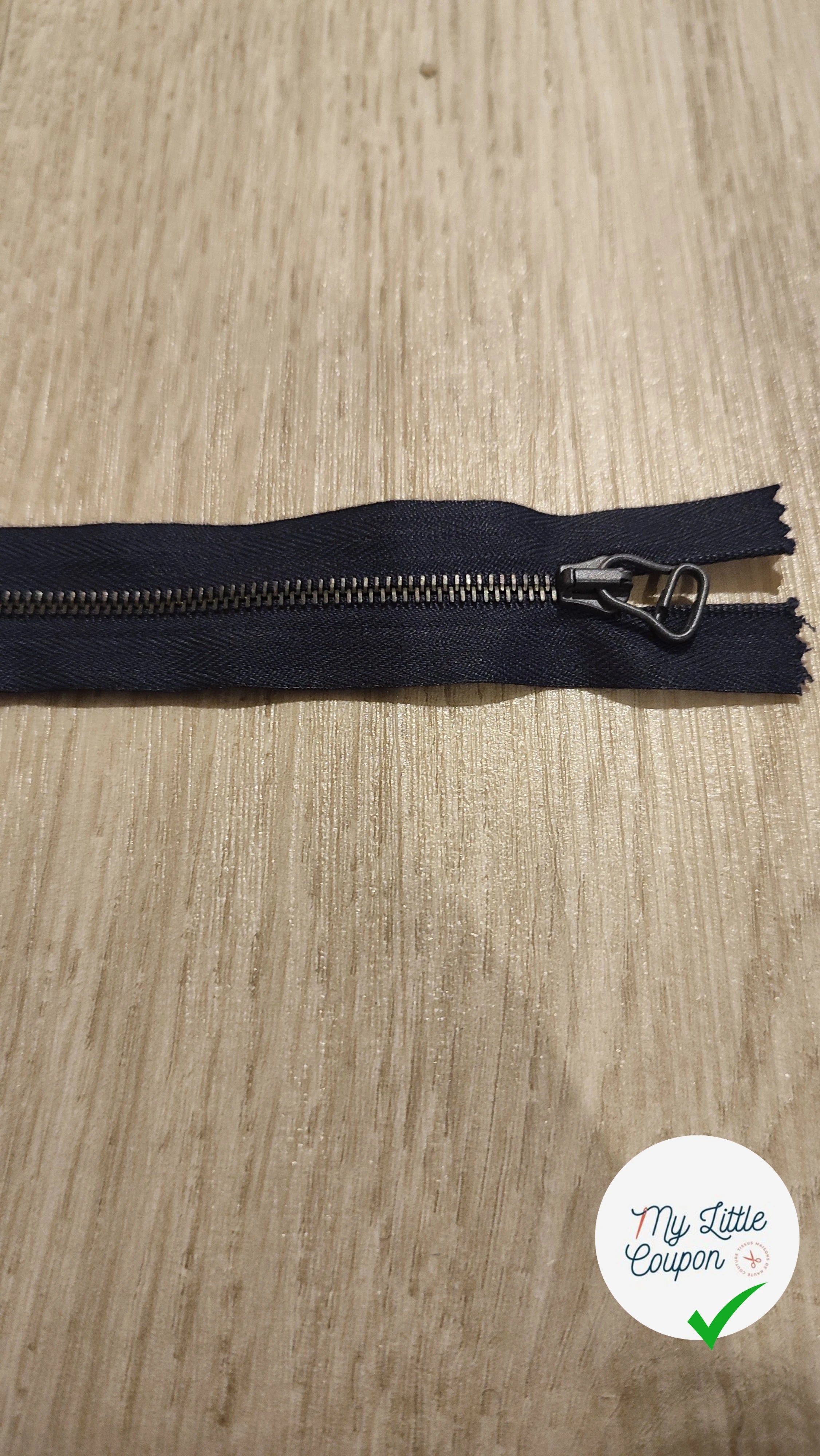 FERMETURE RIRI METAL NON SÉPARABLE 25CM BLEU FONCÉ M4 - My Little Coupon