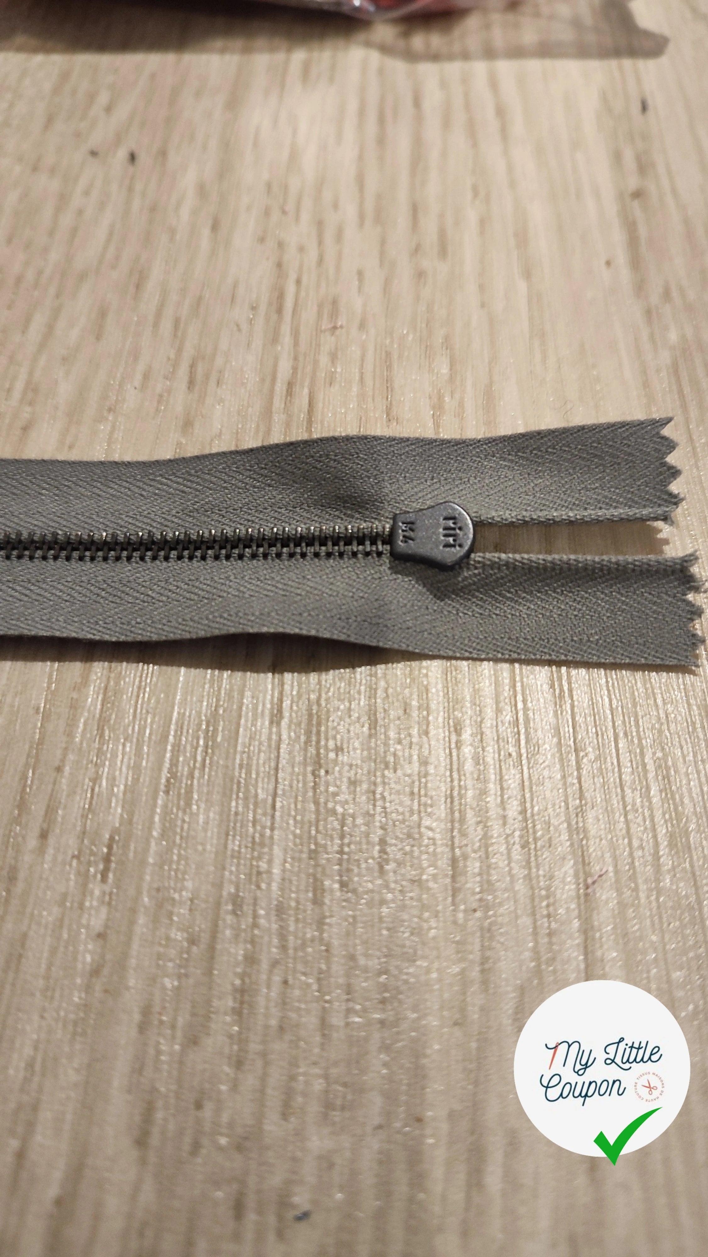 FERMETURE RIRI METAL NON SÉPARABLE 25CM GRIS M4 - My Little Coupon