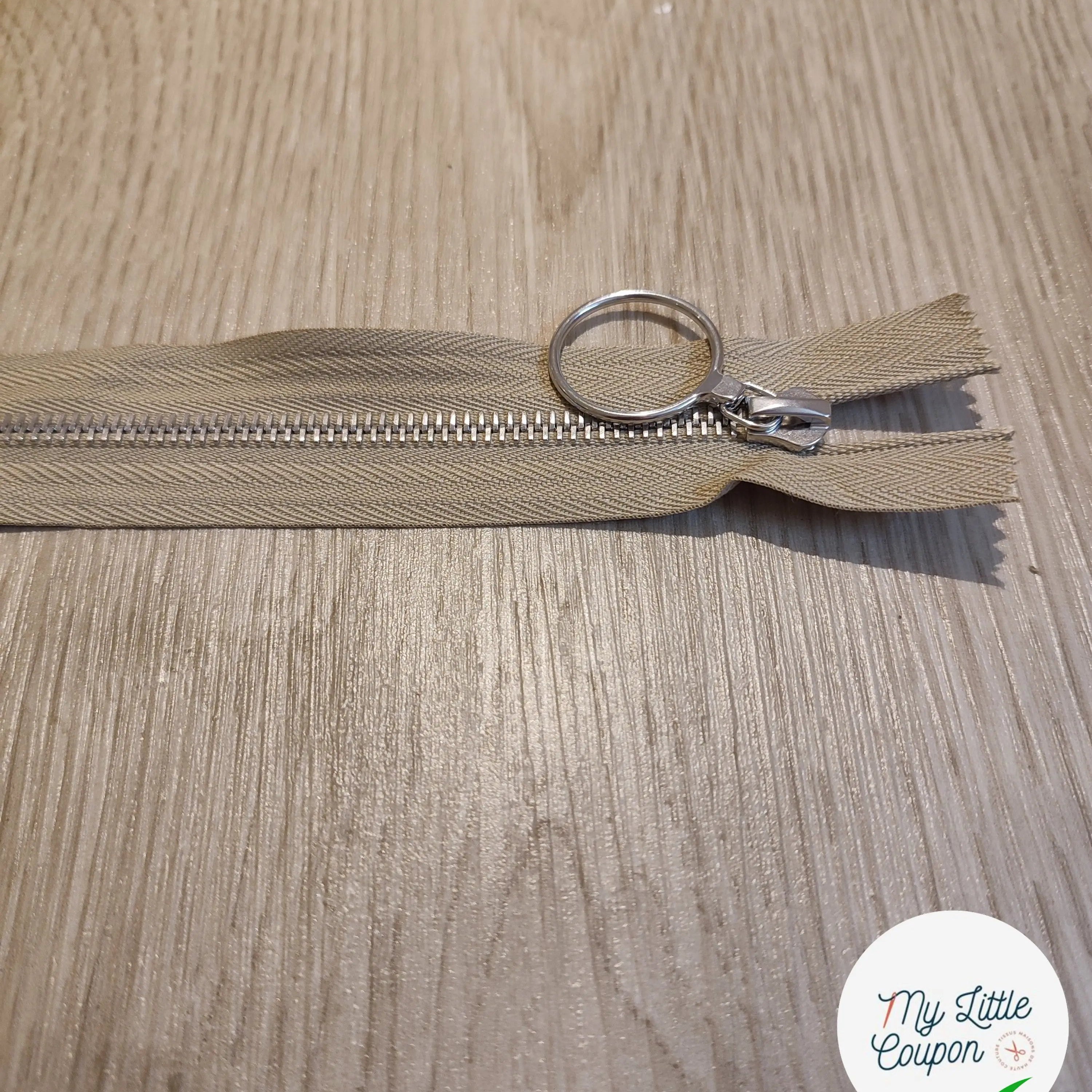 FERMETURE RIRI METAL NON SÉPARABLE 30CM BEIGE M6 - My Little Coupon