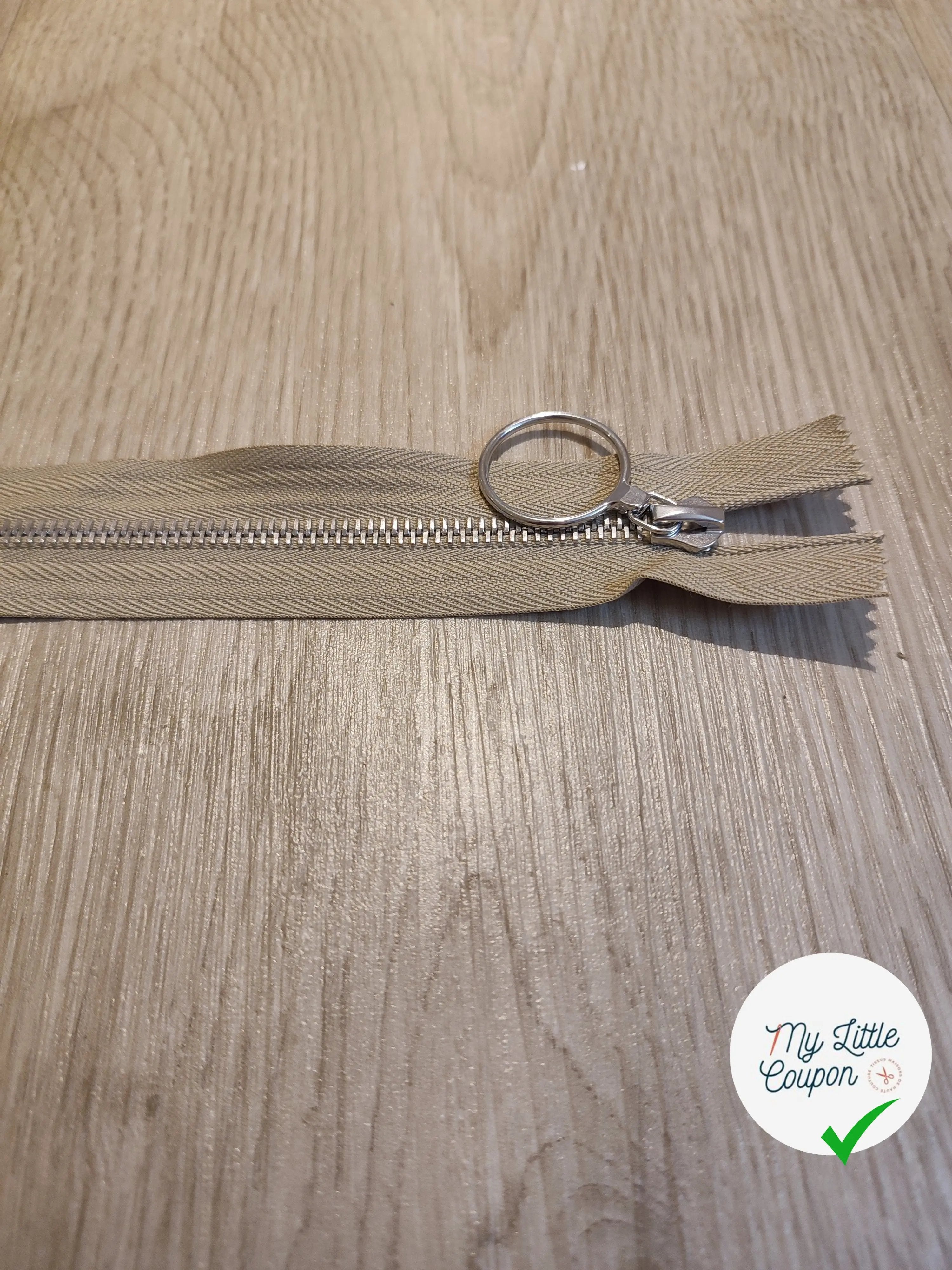 FERMETURE RIRI METAL NON SÉPARABLE 30CM BEIGE M6 - My Little Coupon