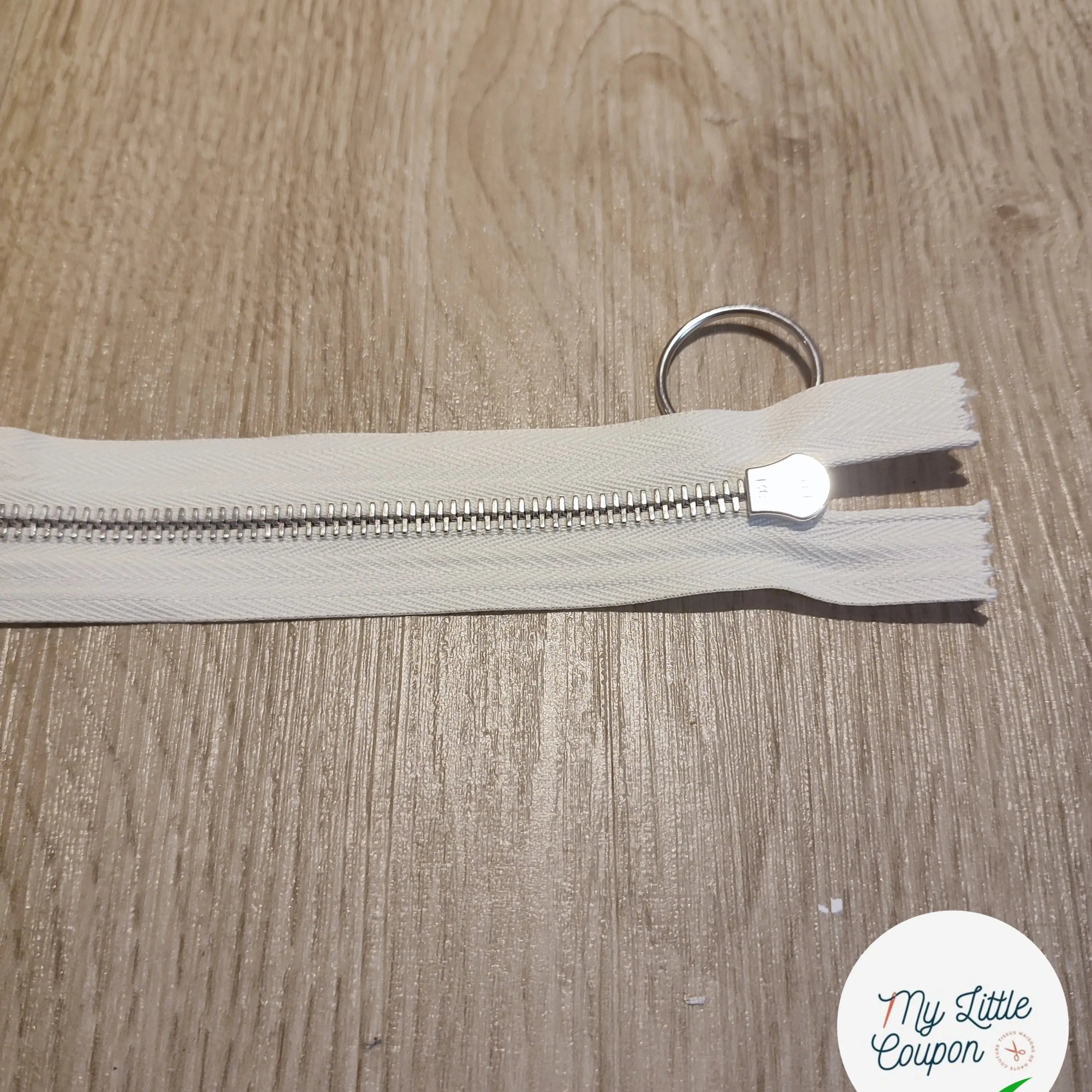 FERMETURE RIRI METAL NON SEPARABLE 30CM BLANC CASSÉ M6 - My Little Coupon