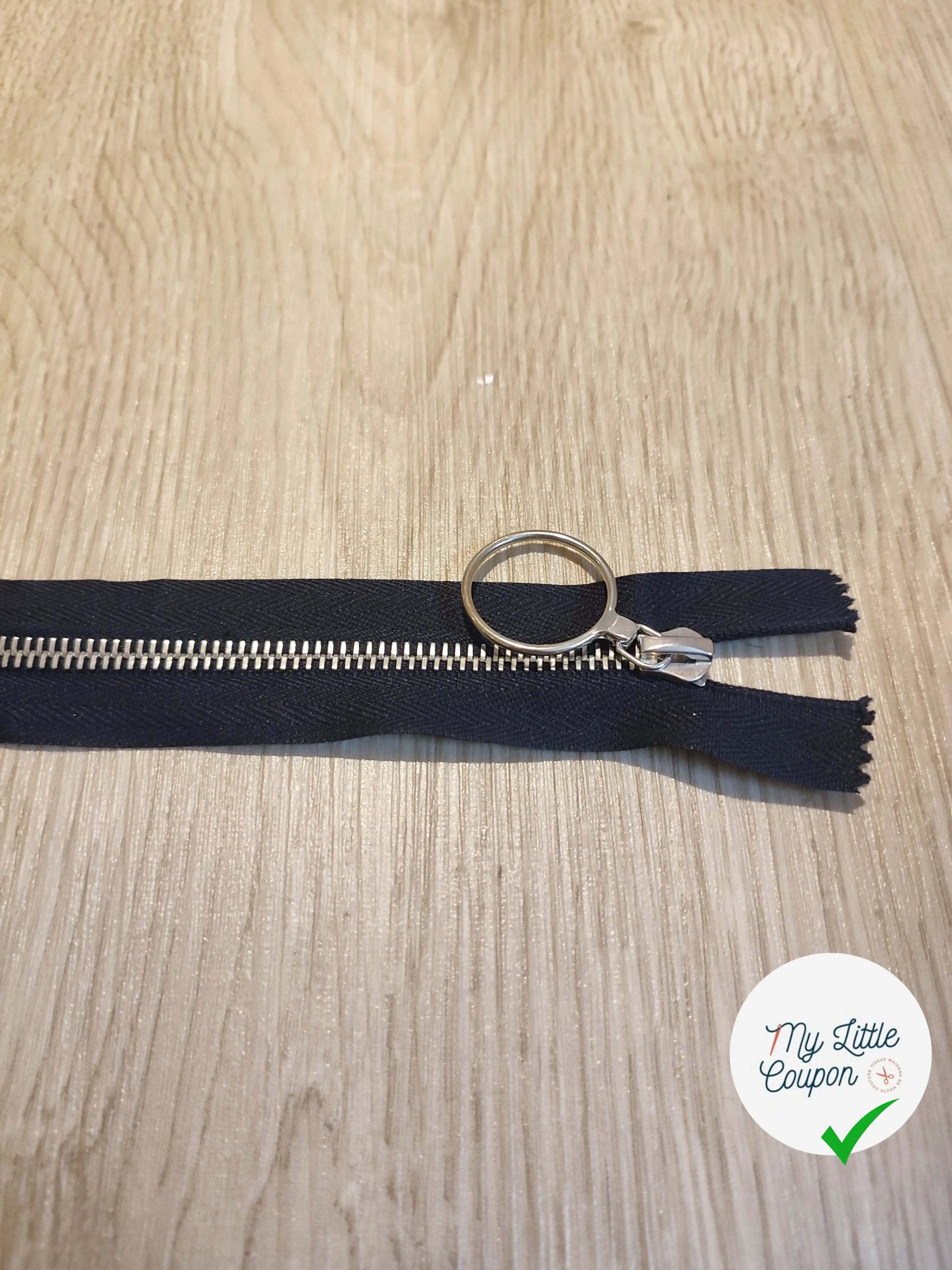 FERMETURE RIRI METAL NON SÉPARABLE 30CM NOIR M6 - My Little Coupon