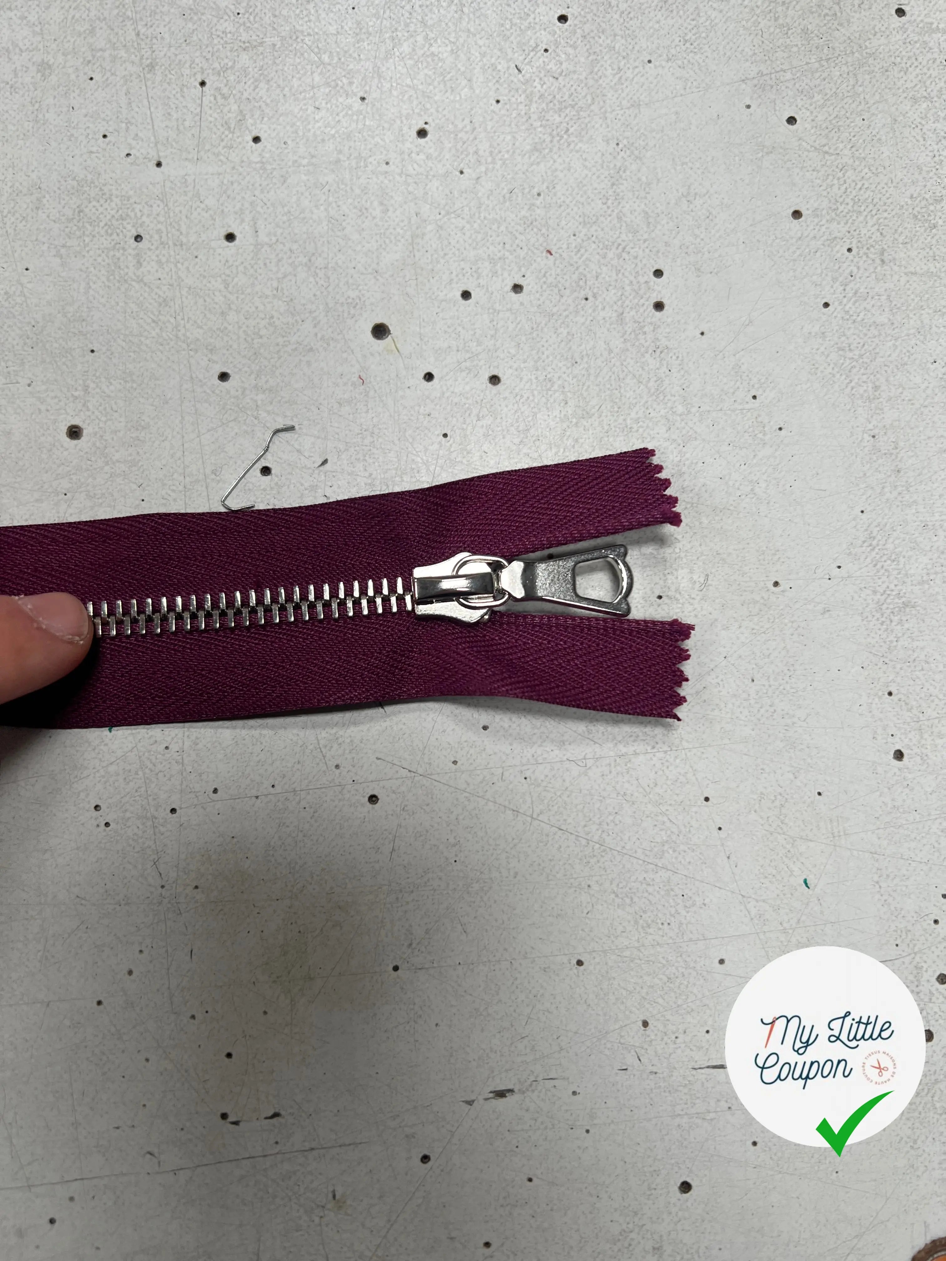 FERMETURE RIRI METAL NON SÉPARABLE 50CM M6 AUBERGINE - My Little Coupon