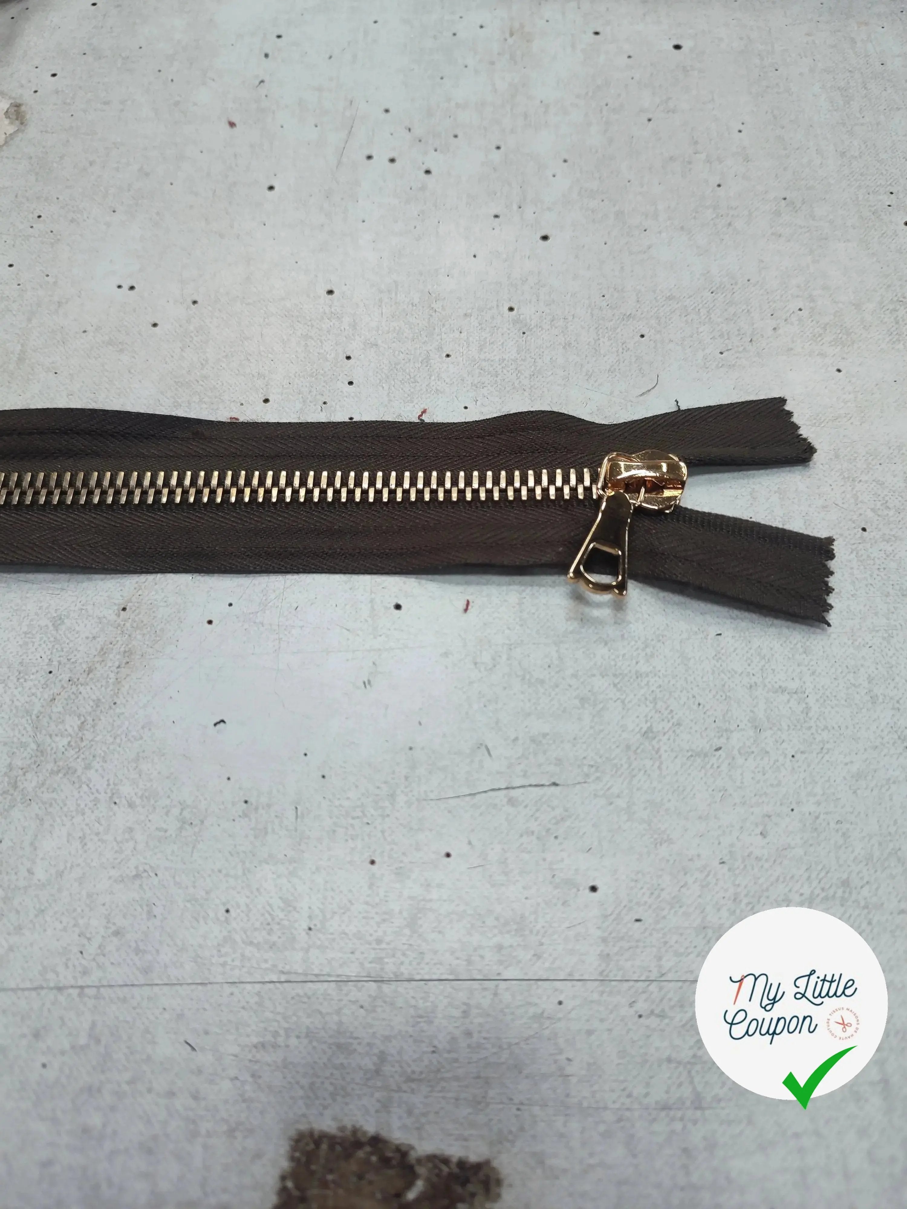 FERMETURE RIRI METAL NON SÉPARABLE MARRON FONCÉ 20CM M8 - My Little Coupon