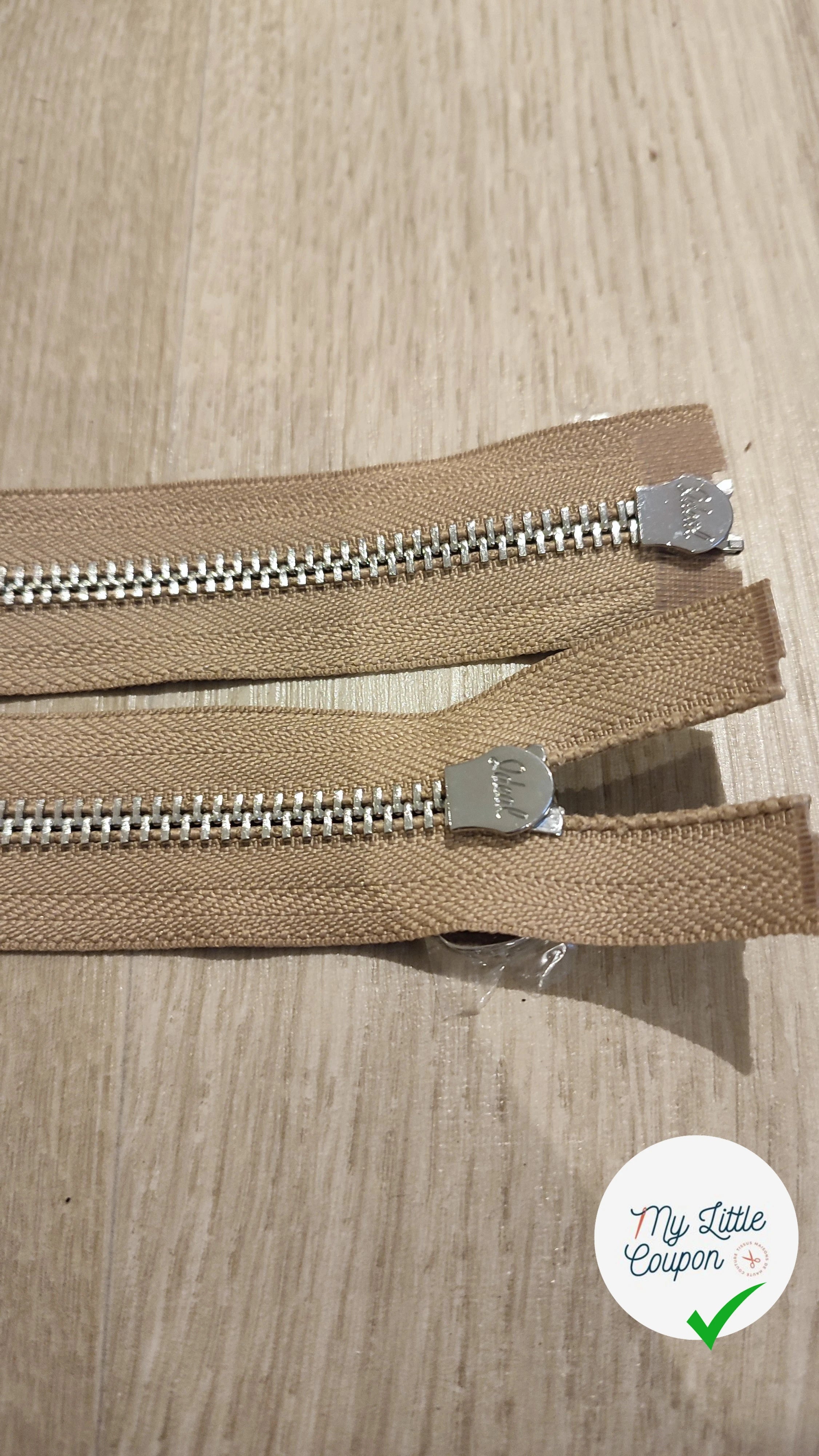 FERMETURE RIRI MÉTAL NON SÉPARABLE DOUBLE CHEMIN 100CM MARRON CLAIR - My Little Coupon