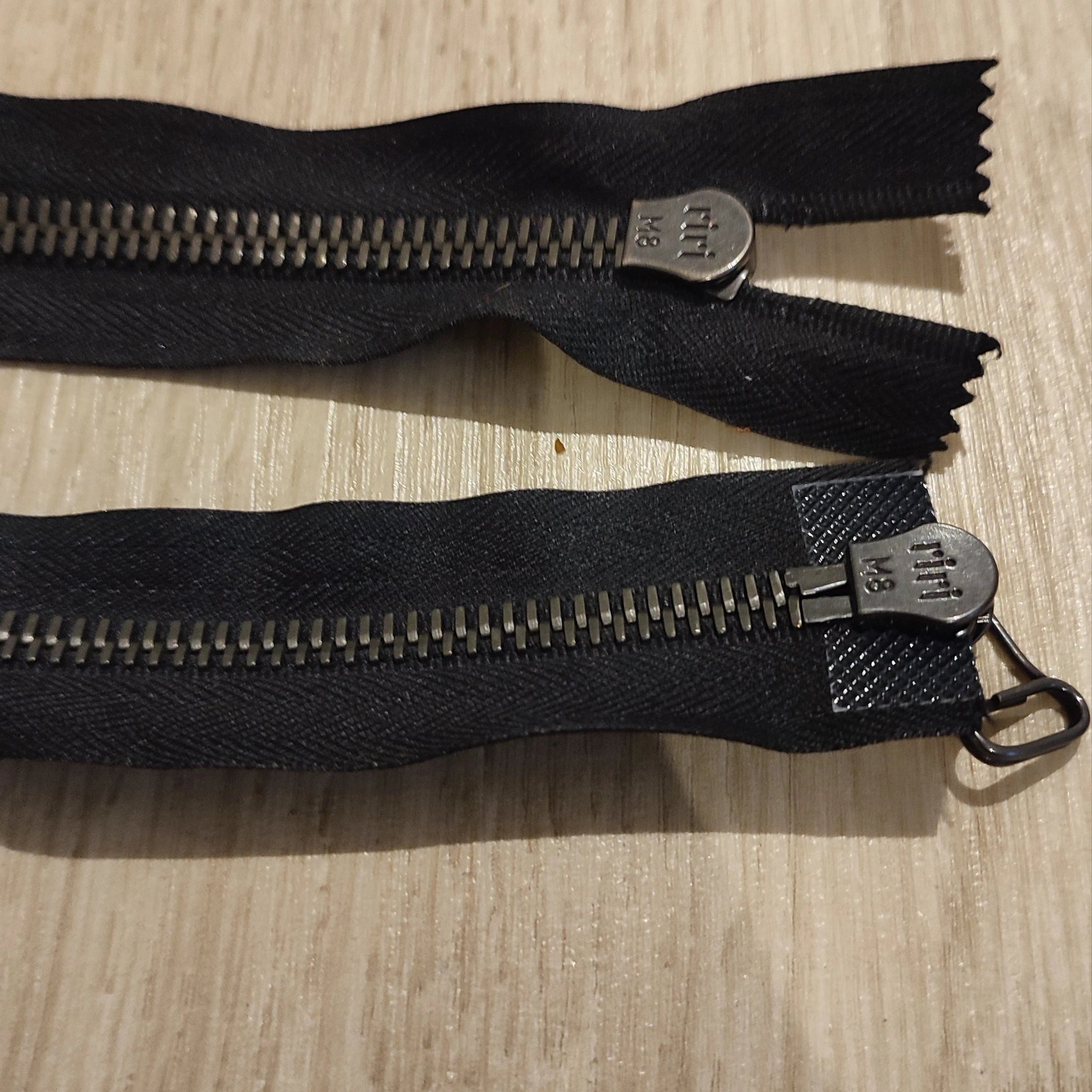 FERMETURE RIRI MÉTAL NON SÉPARABLE DOUBLE CHEMIN 100CM NOIR M8 - My Little Coupon