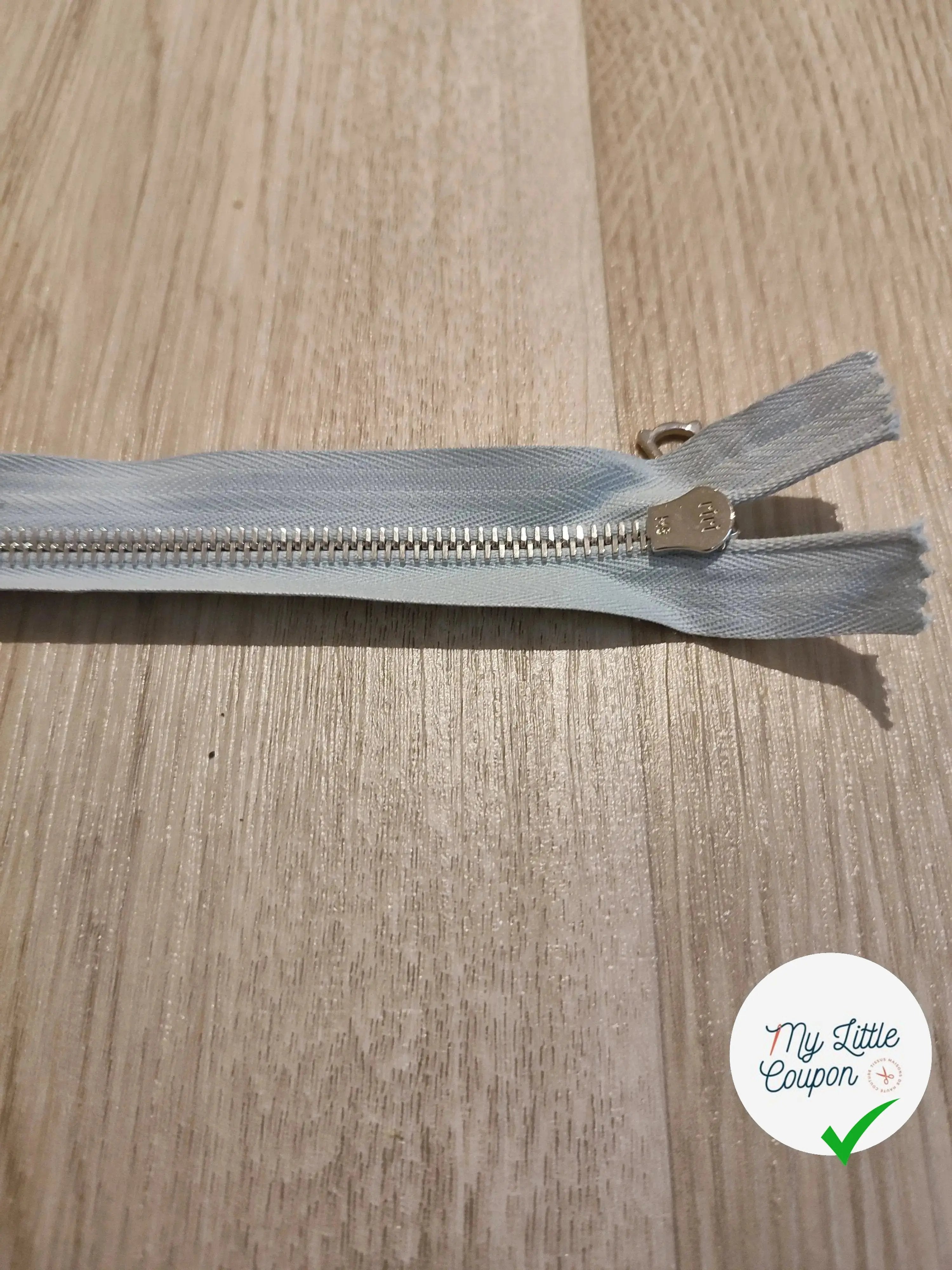 (Copie) FERMETURE RIRI METAL SÉPARABLE 70CM BLEU CIEL M6 - My Little Coupon
