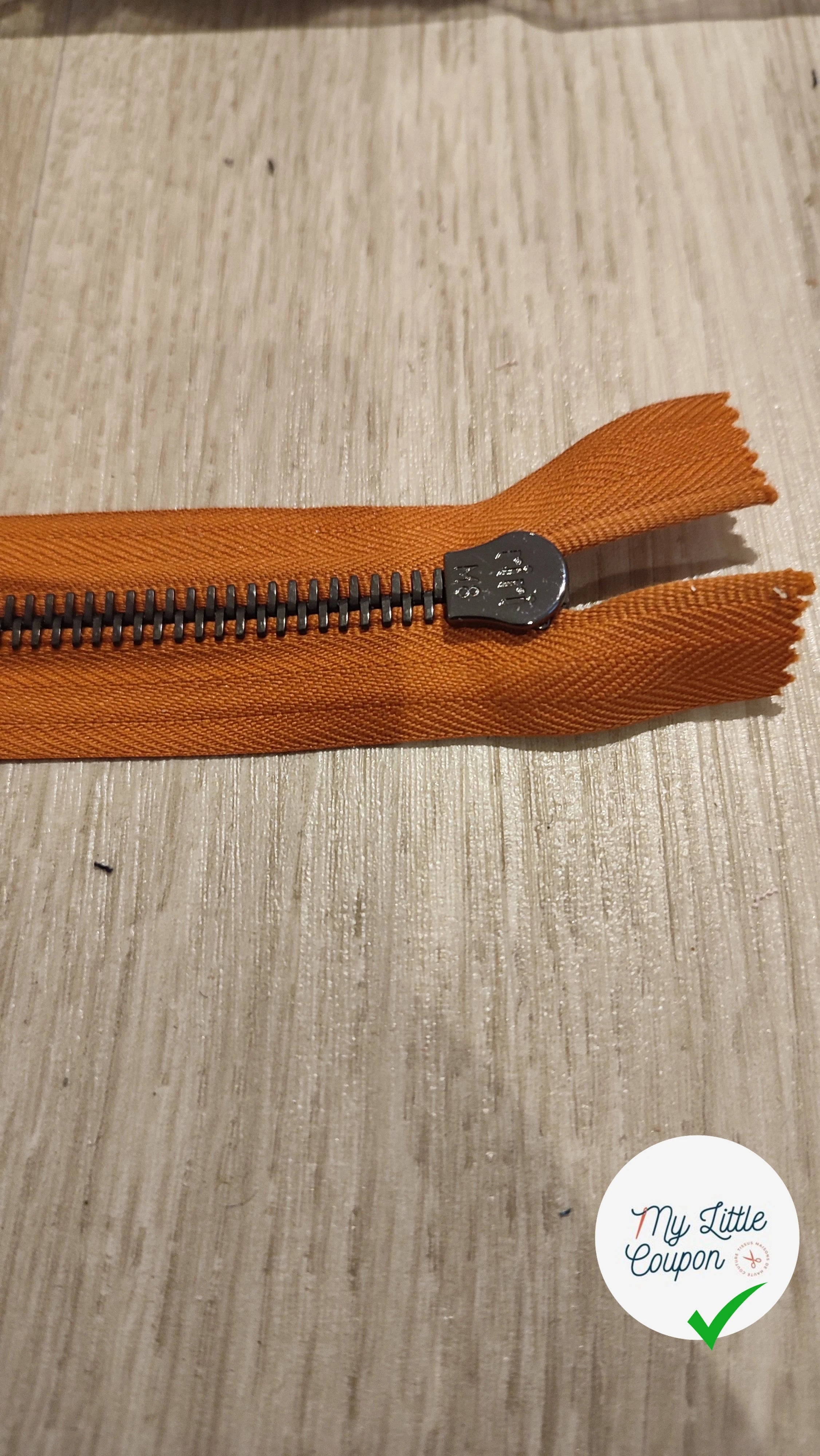 FERMETURE RIRI METAL SÉPARABLE 40CM ORANGE M8 - My Little Coupon