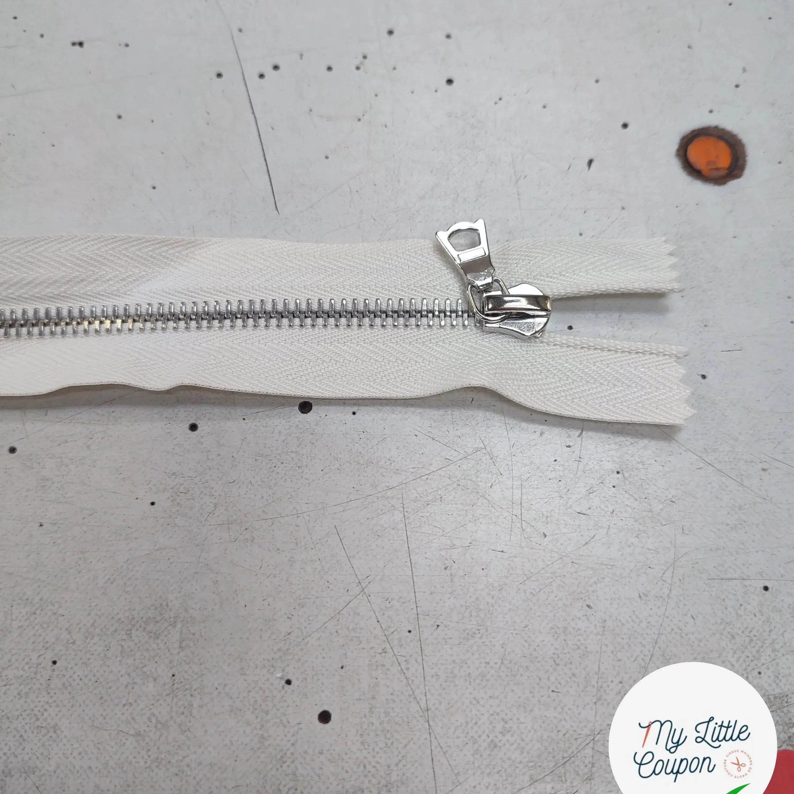 FERMETURE RIRI METAL NON SÉPARABLE 15CM BLANC M6 - My Little Coupon