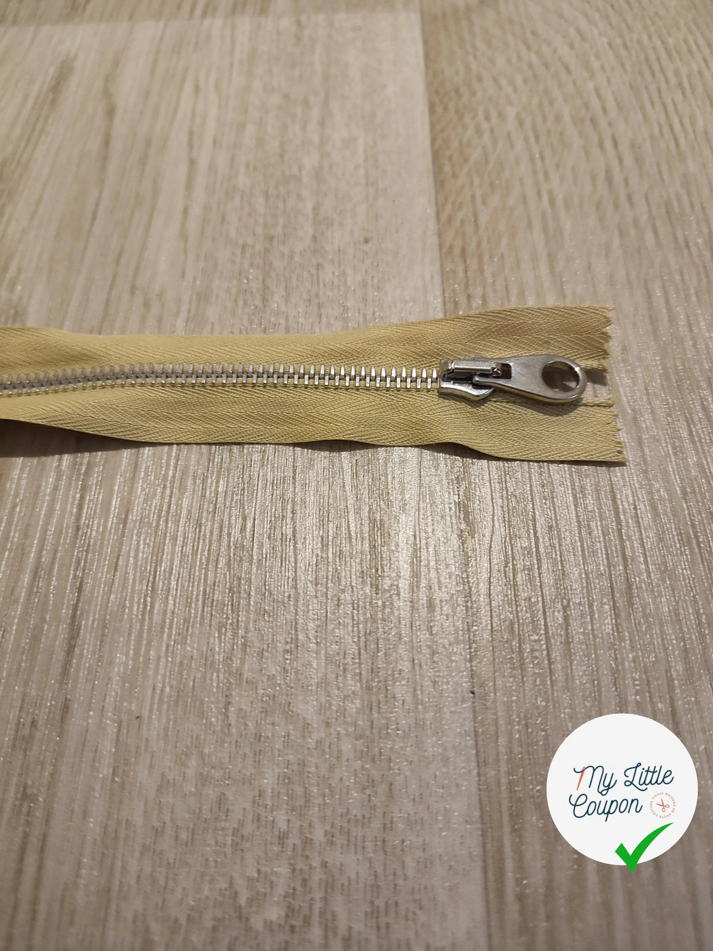 (Copie) FERMETURE RIRI METAL SÉPARABLE 65CM JAUNE PÂLE - My Little Coupon