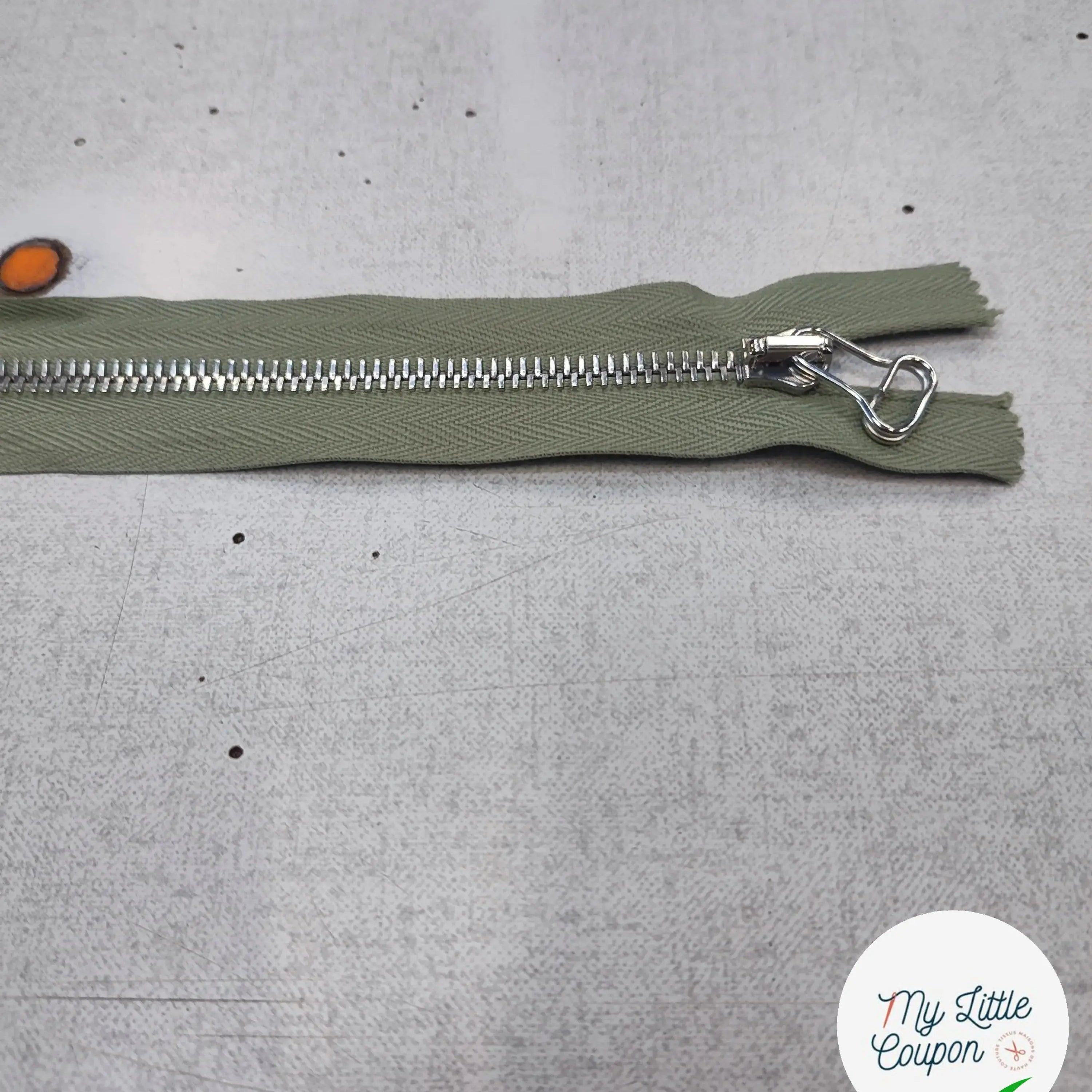 FERMETURE RIRI METAL SÉPARABLE 80CM VERT CLAIR M6 - My Little Coupon