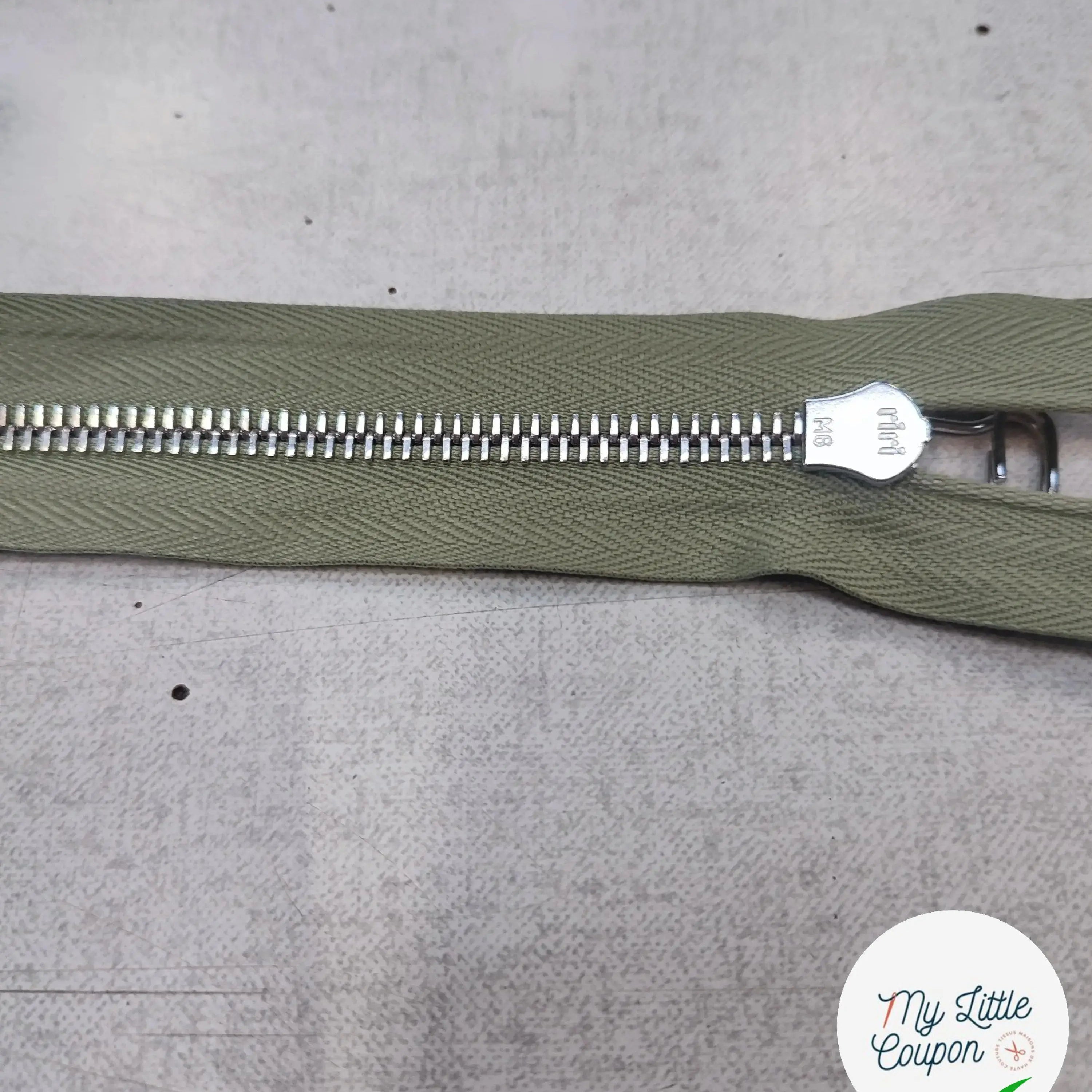 FERMETURE RIRI METAL SÉPARABLE 80CM VERT CLAIR M6 - My Little Coupon