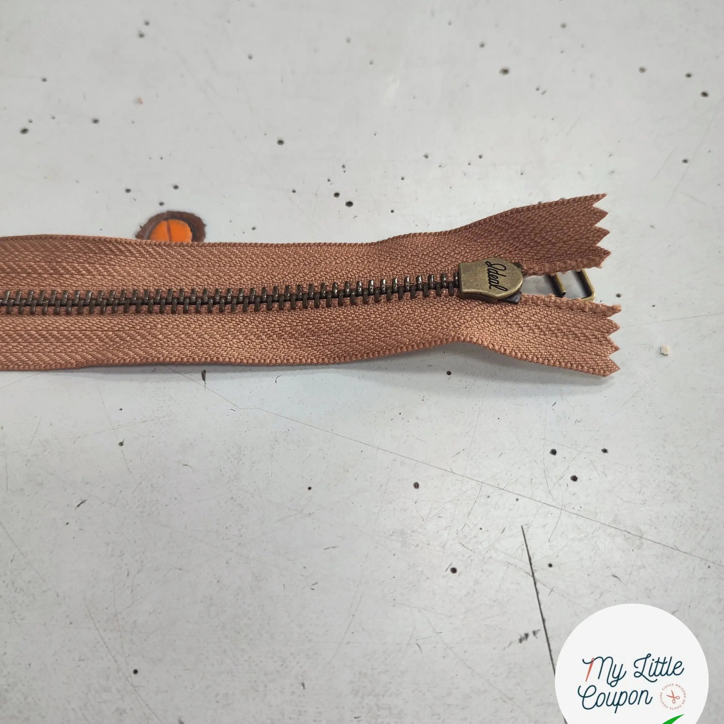 FERMETURE RIRI METAL NON SÉPARABLE 25CM MARRON CAPPUCCINO - My Little Coupon