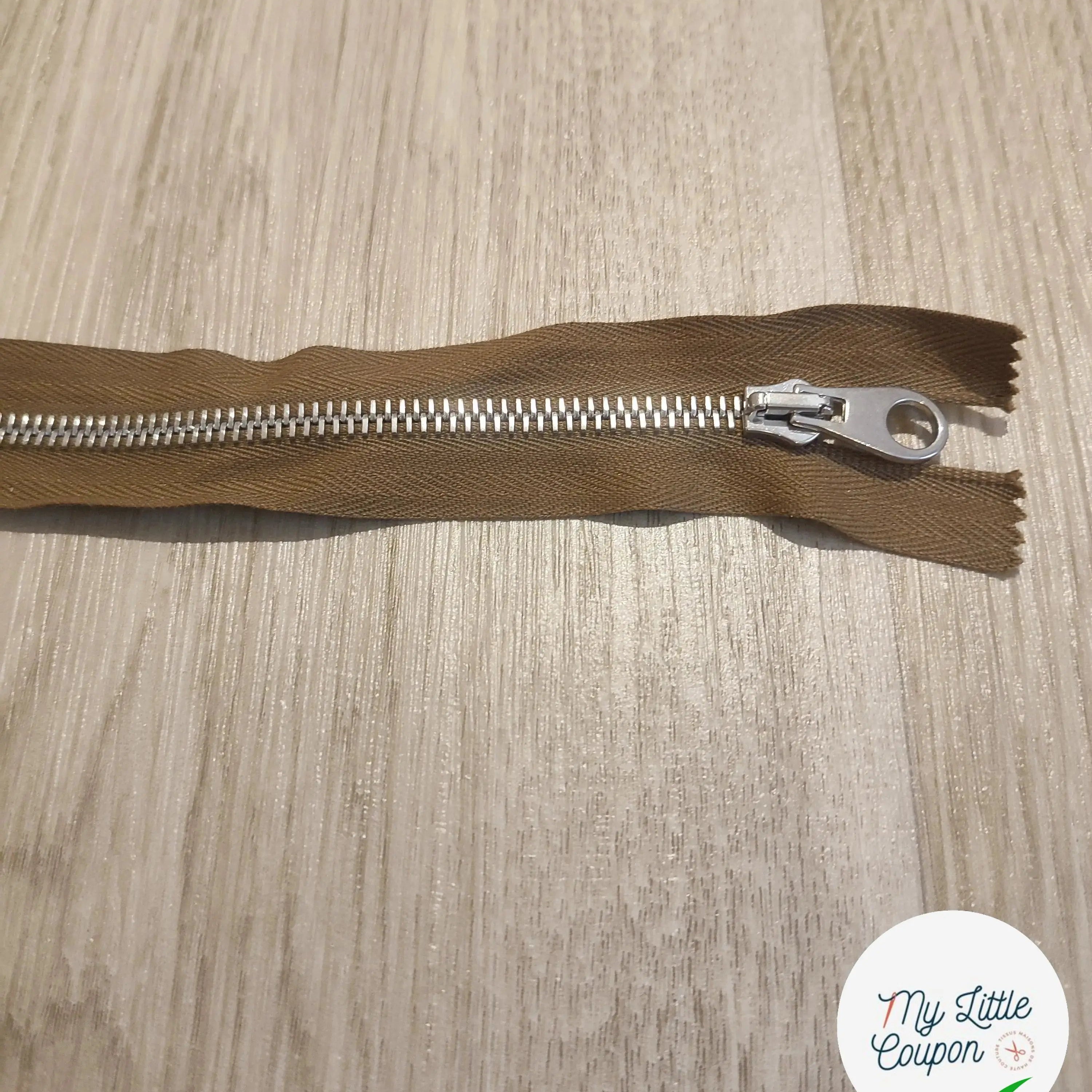 FERMETURE RIRI METAL SÉPARABLE 57CM VERT FONCÉ - My Little Coupon