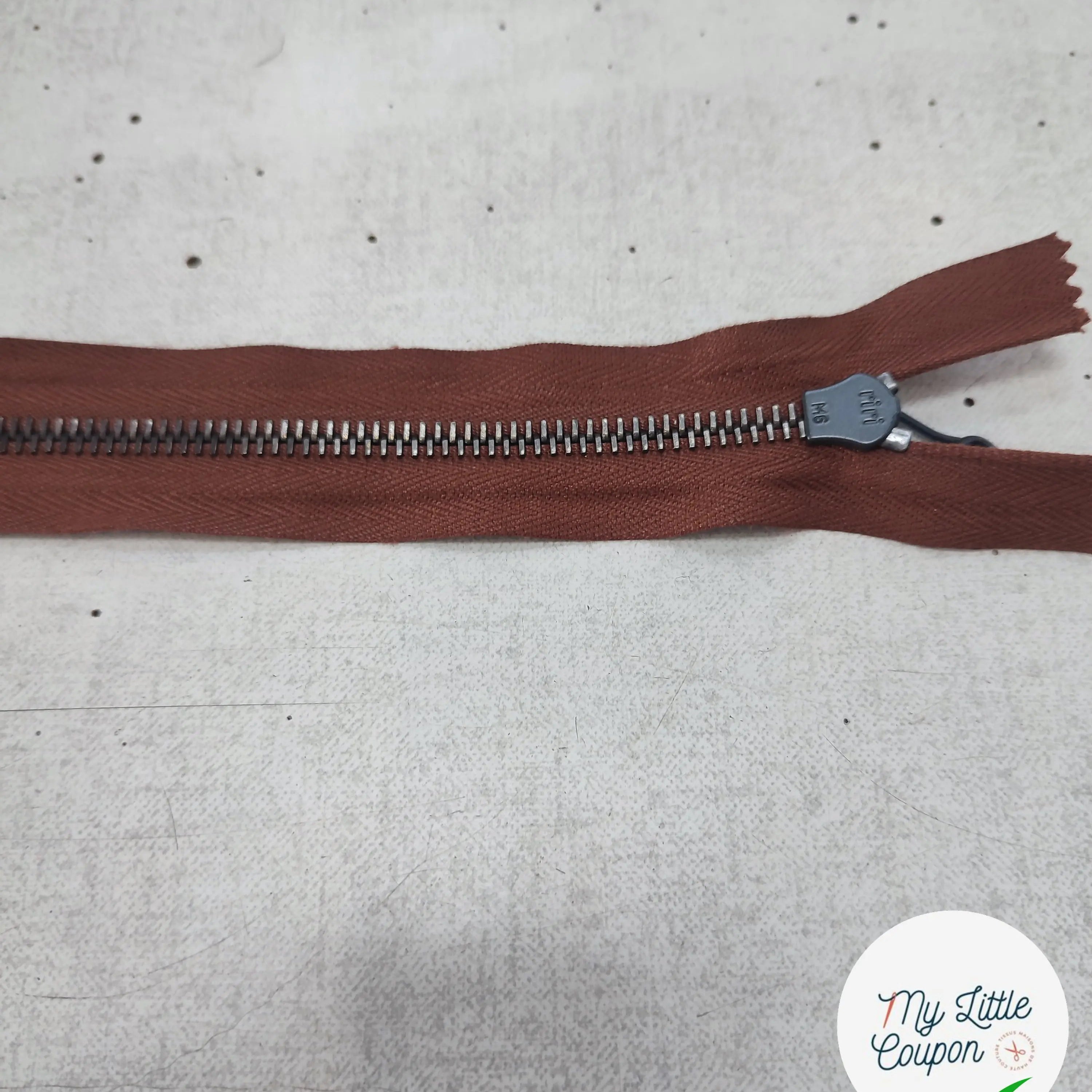 FERMETURE RIRI METAL SÉPARABLE 50CM MARRON M6 - My Little Coupon