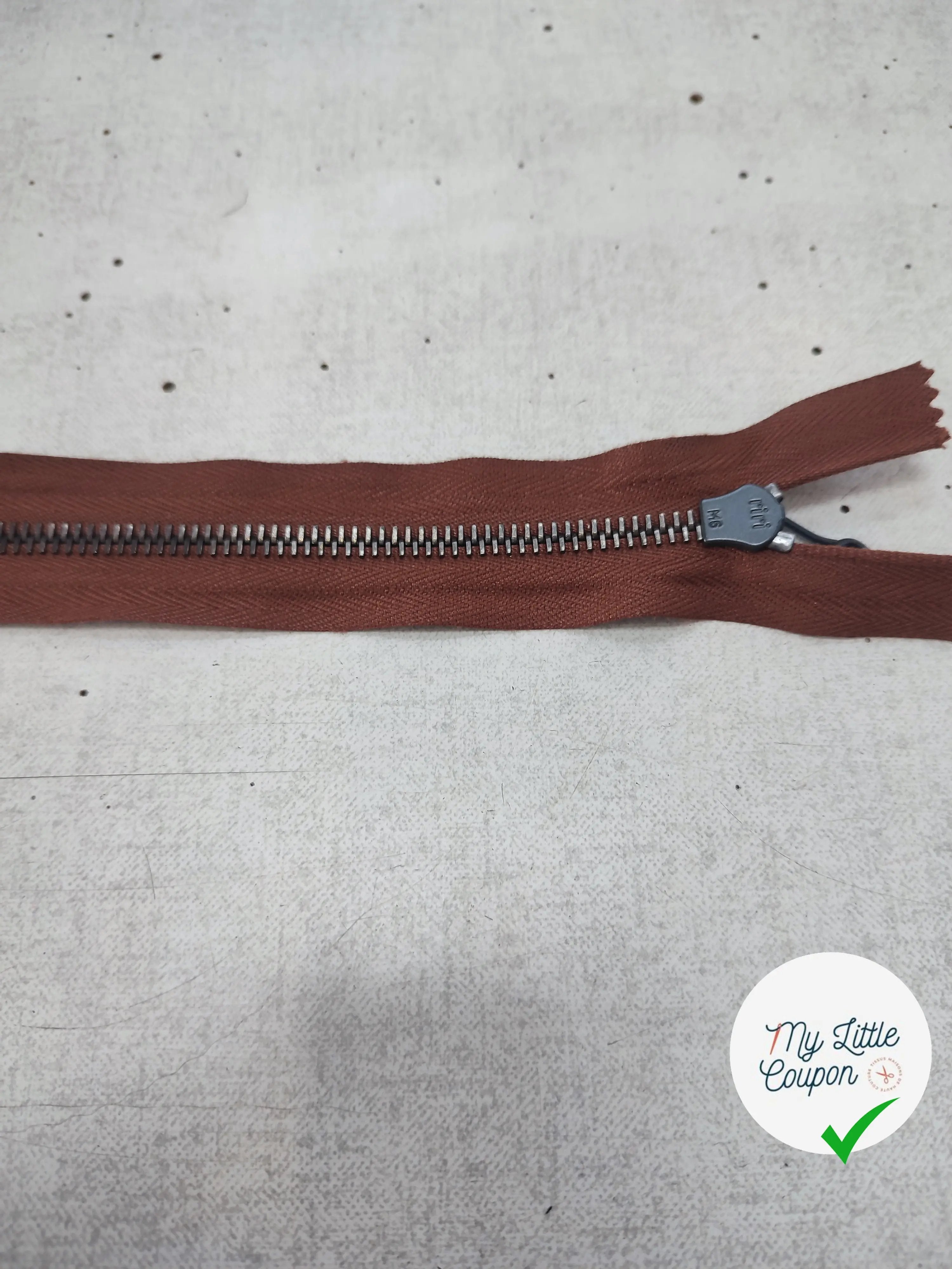 FERMETURE RIRI METAL SÉPARABLE 50CM MARRON M6 - My Little Coupon