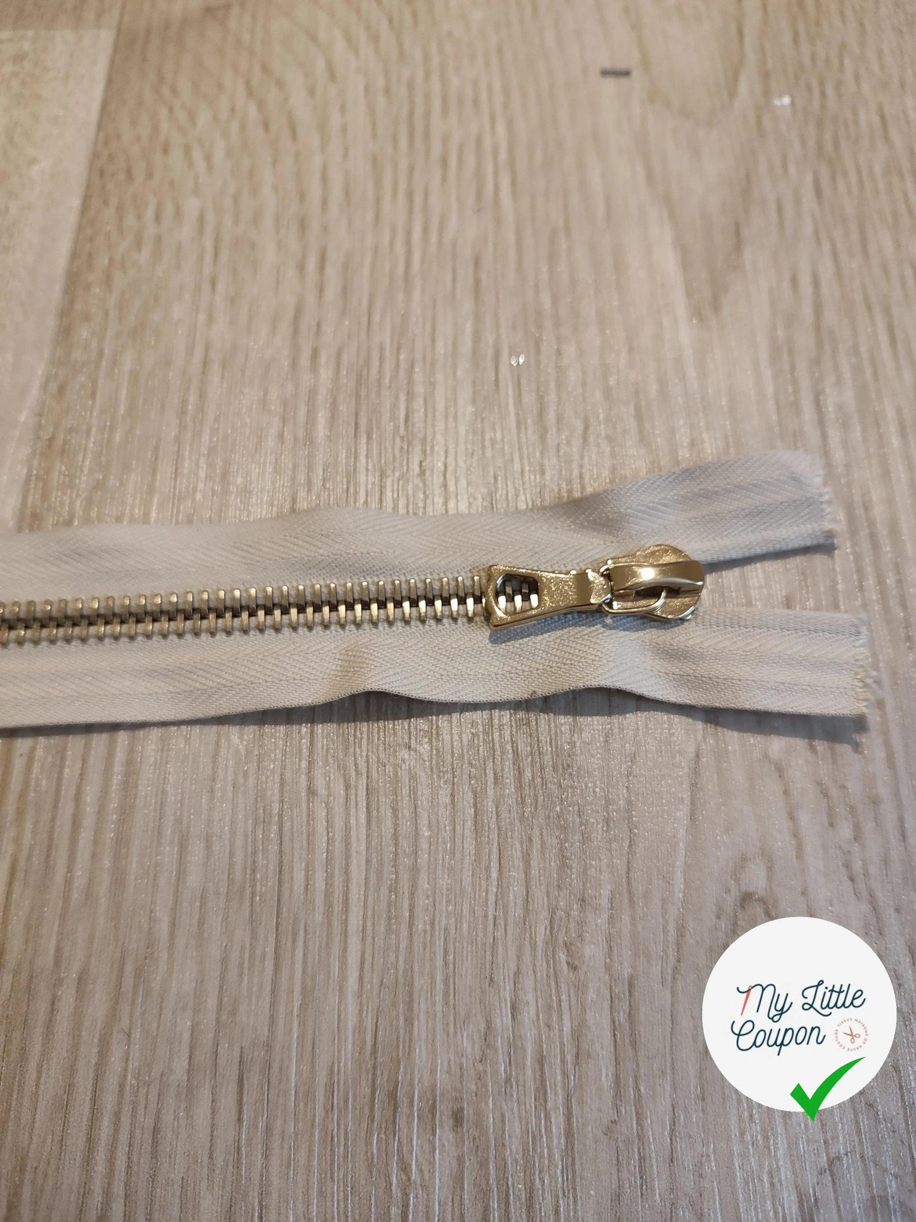 FERMETURE RIRI METAL NON SÉPARABLE 20CM BLANC CRÈME M8 - My Little Coupon