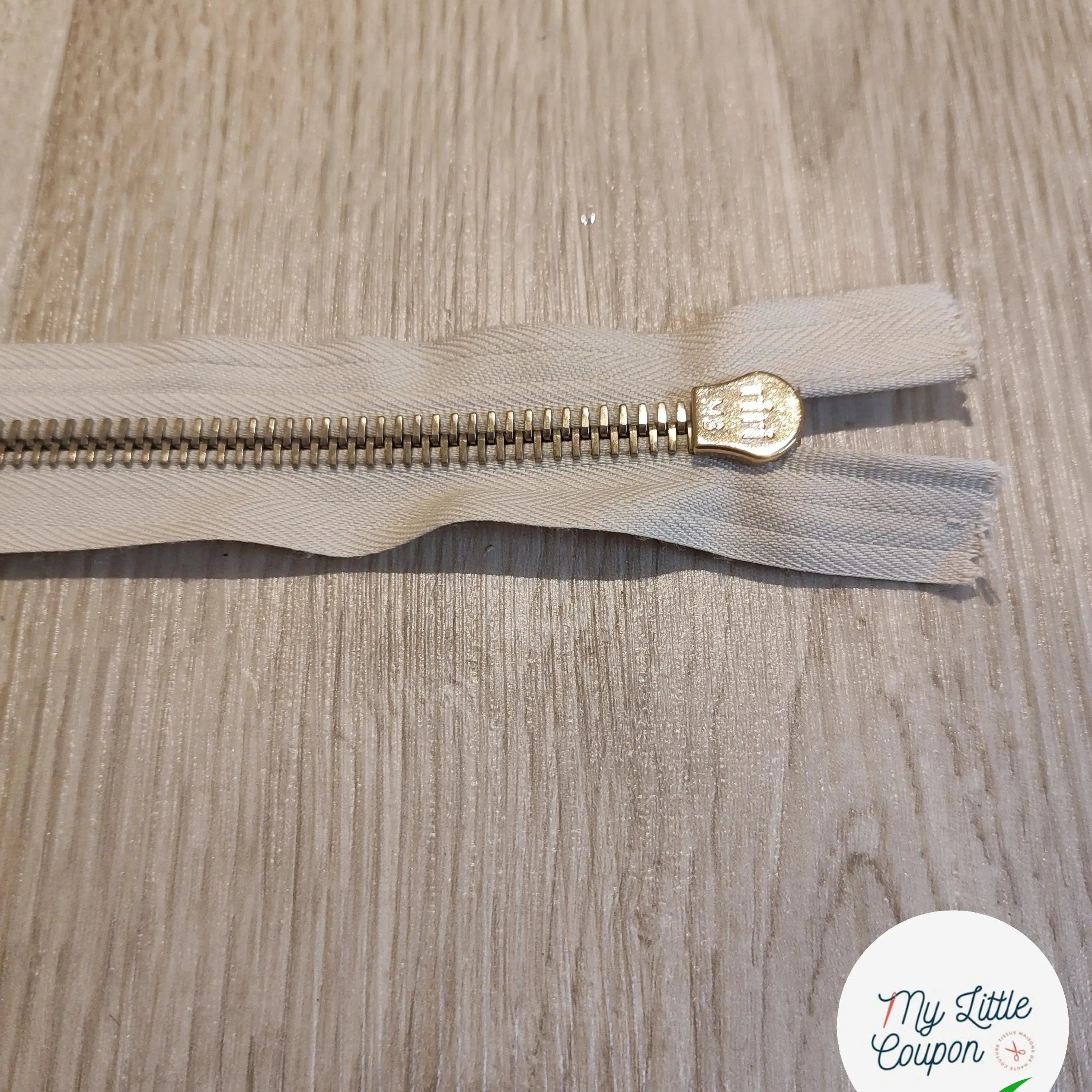 FERMETURE RIRI METAL NON SÉPARABLE 20CM BLANC CRÈME M8 - My Little Coupon