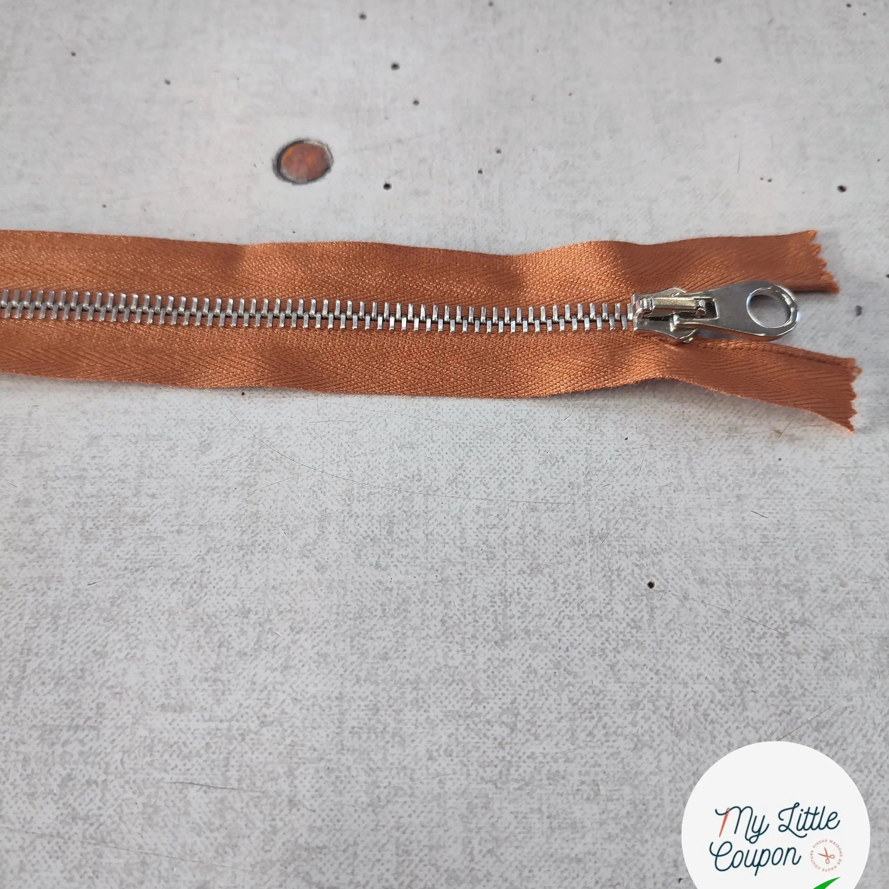 FERMETURE RIRI METAL SÉPARABLE 80CM ORANGE CLAIR M6 - My Little Coupon