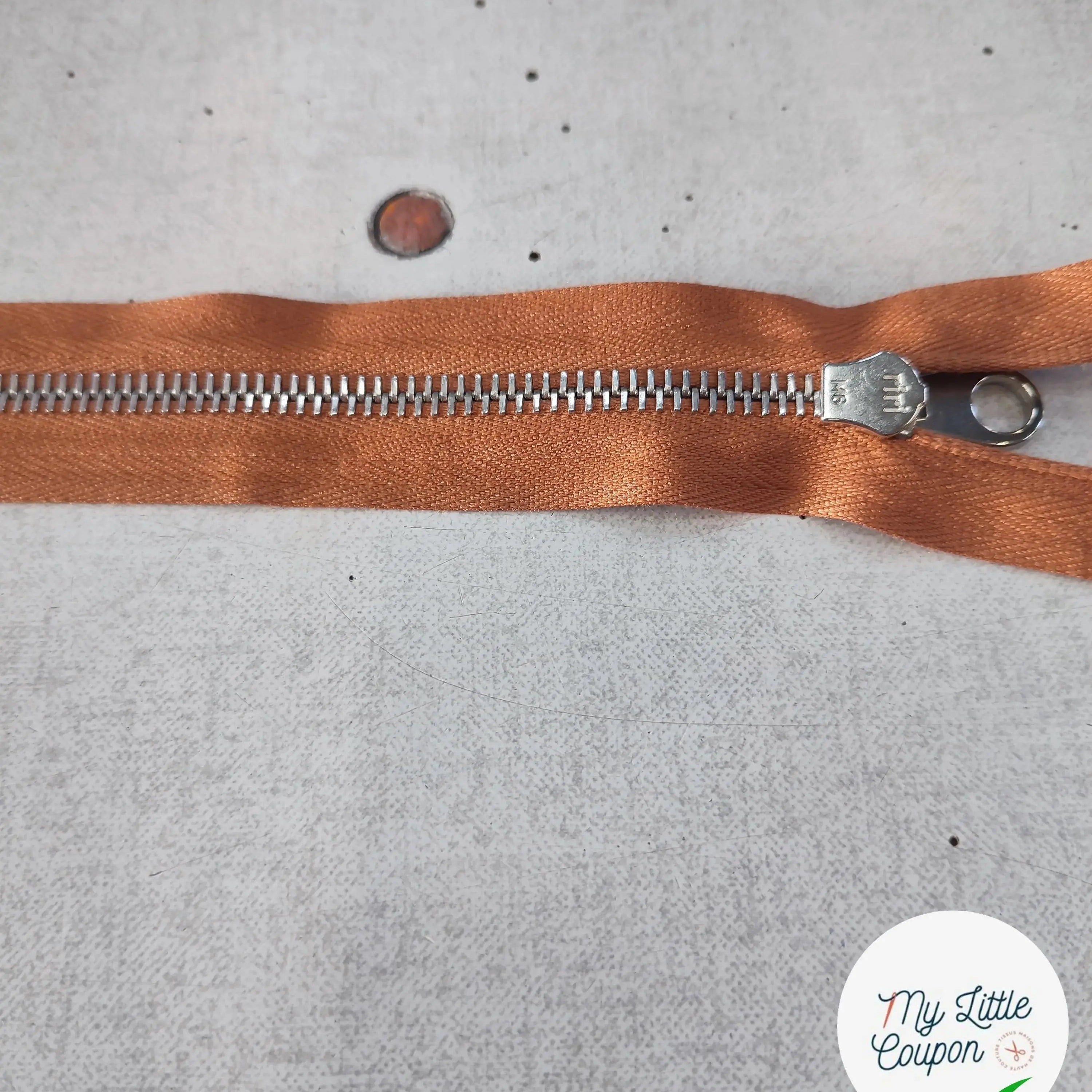 FERMETURE RIRI METAL SÉPARABLE 80CM ORANGE CLAIR M6 - My Little Coupon