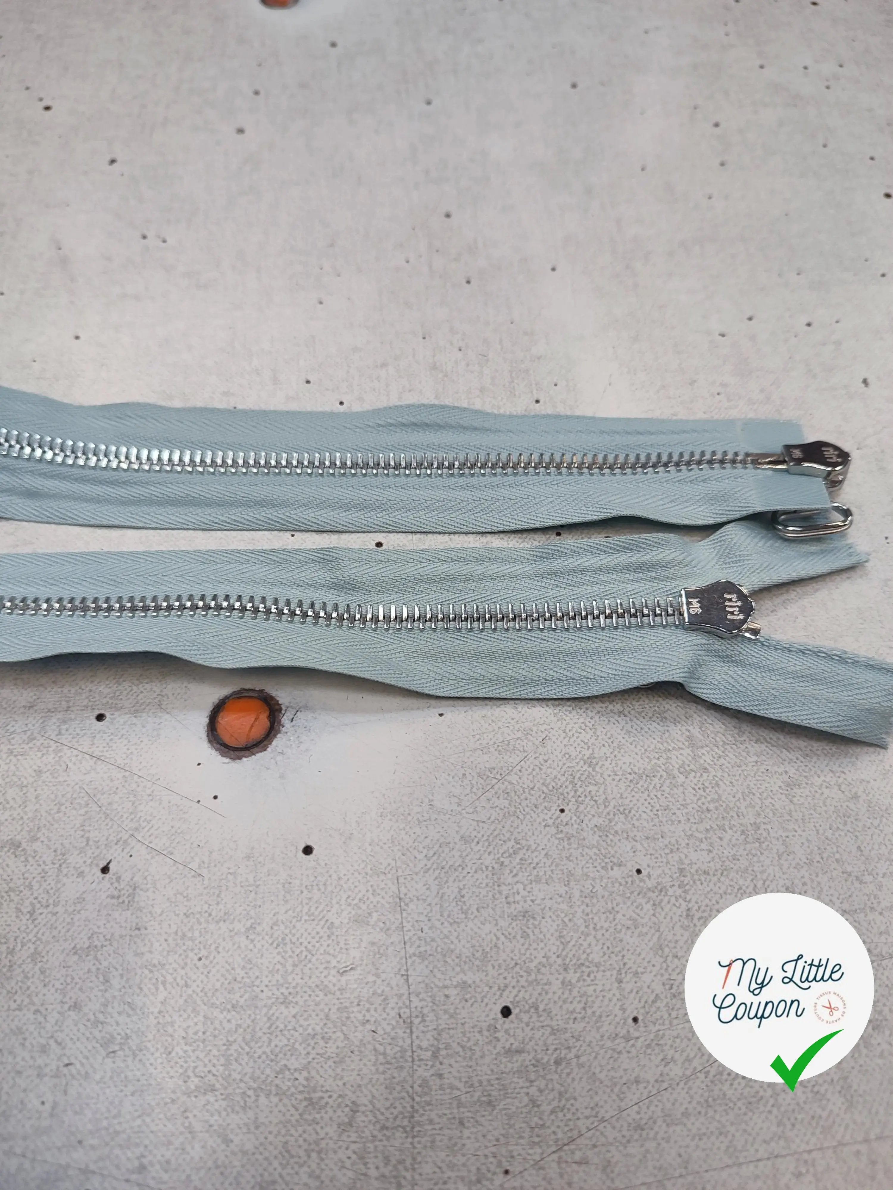 FERMETURE RIRI METAL NON SÉPARABLE 75CM BLEU CIEL M6 - My Little Coupon
